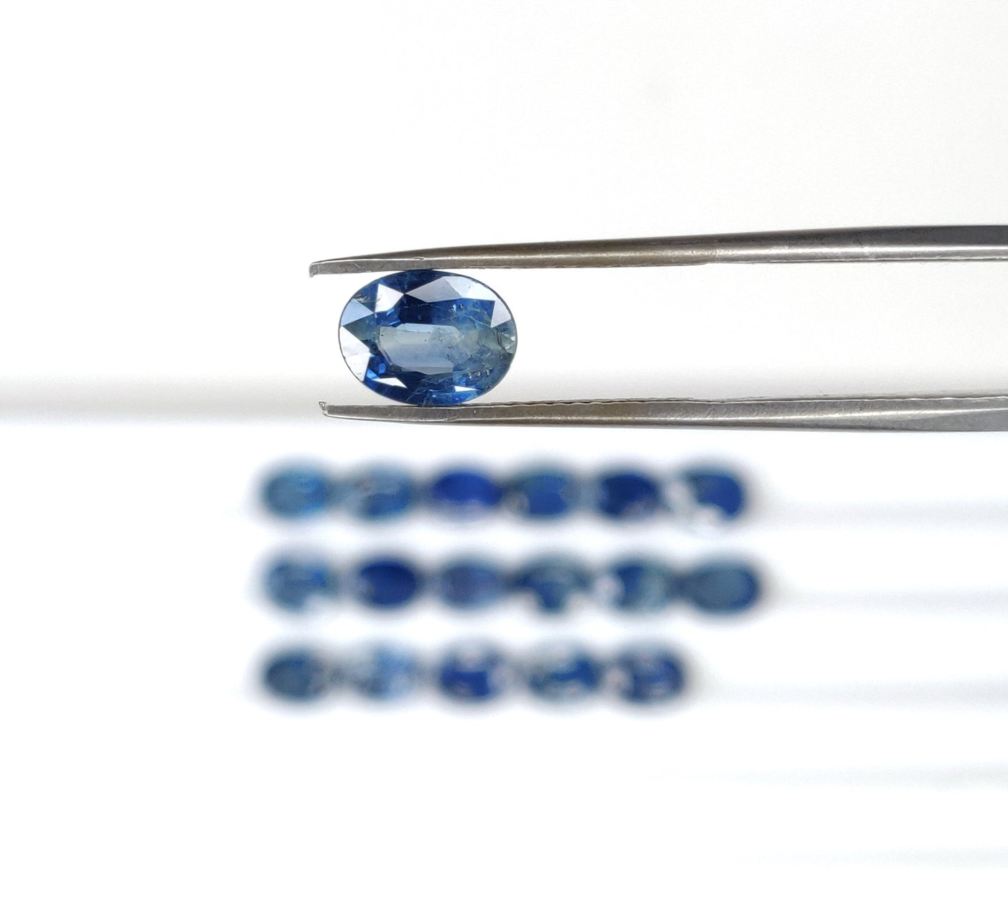 Natural Fine Quality Blue Sapphire Heated Oval Shape Faceted Loose Gemstones 6x8 mm Size for Jewellery Making Stone