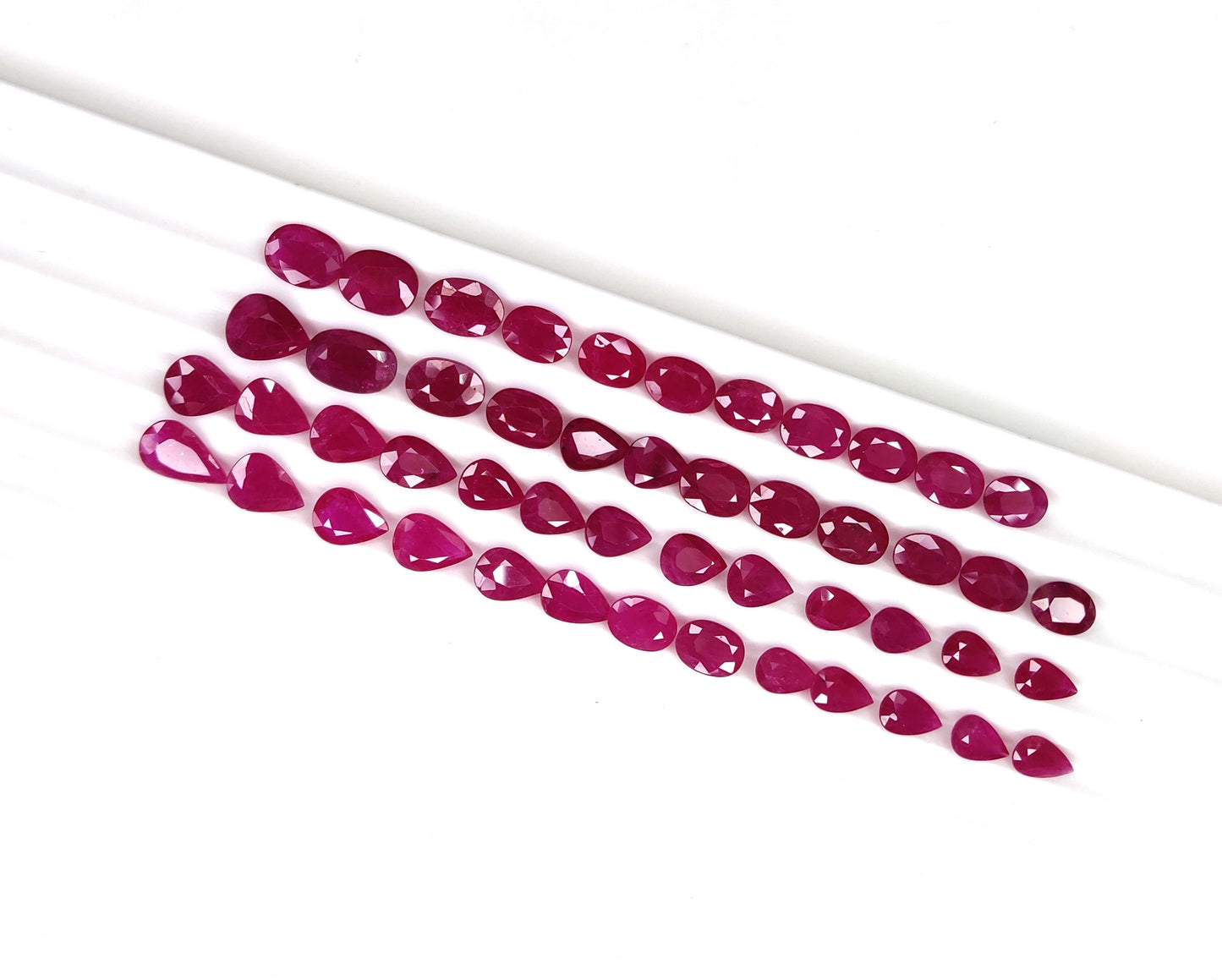 1-3 Carat Fine Quality Natural Ruby Mozambique Heated Oval and Pear Shape Loose Gemstones for Jewellery Making at Best Price