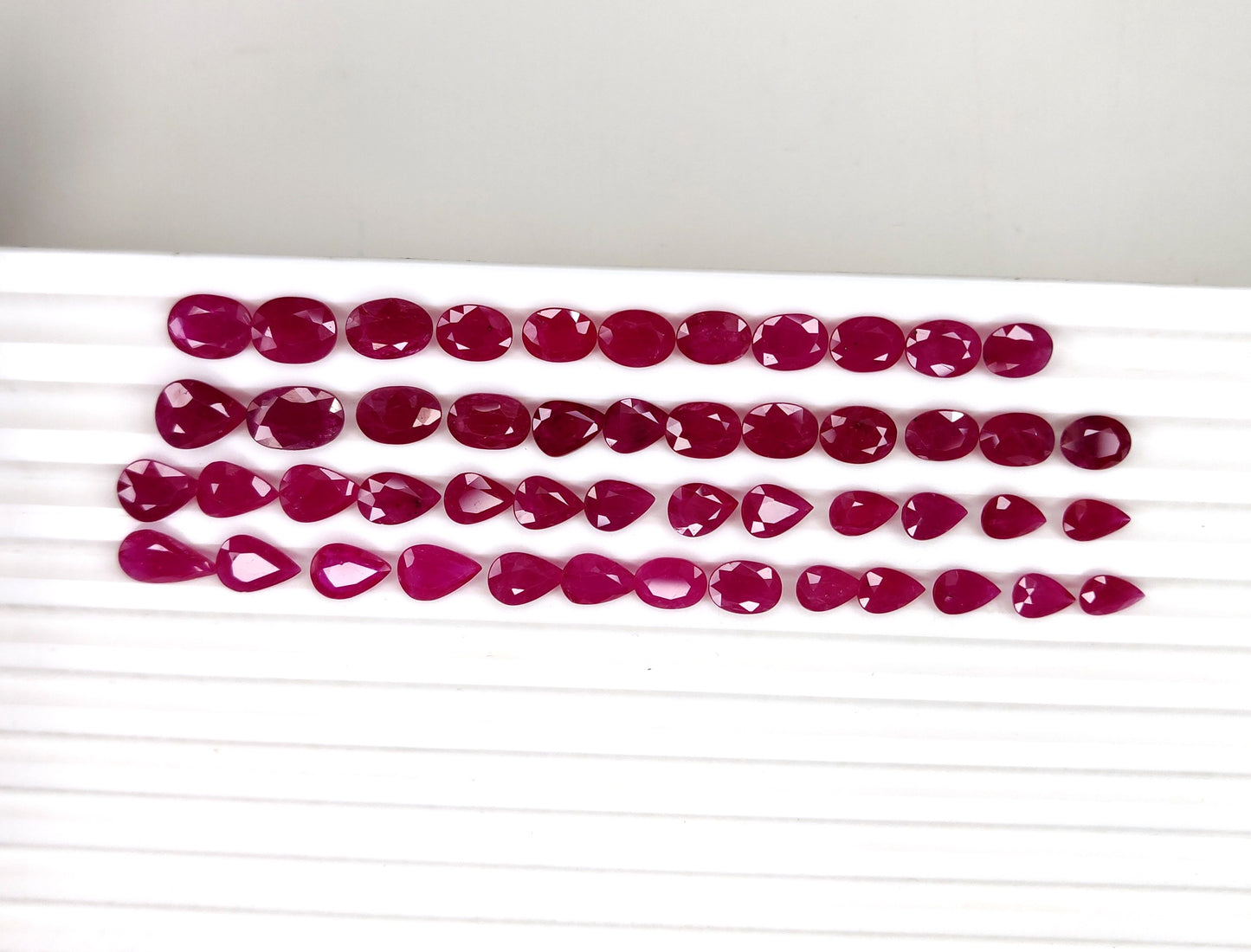 1-3 Carat Fine Quality Natural Ruby Mozambique Heated Oval and Pear Shape Loose Gemstones for Jewellery Making at Best Price