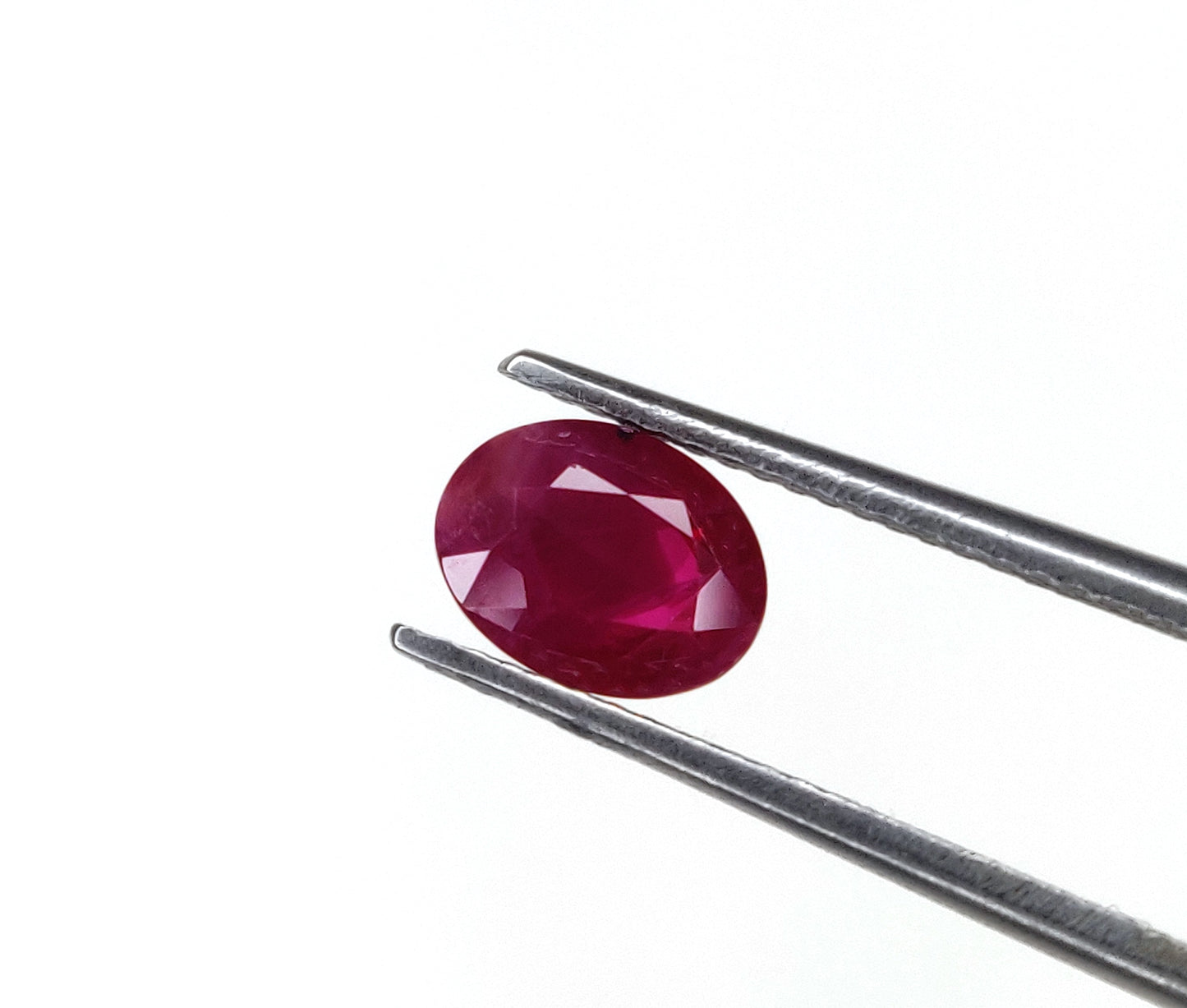 1-3 Carat Fine Quality Natural Ruby Mozambique Heated Oval and Pear Shape Loose Gemstones for Jewellery Making at Best Price