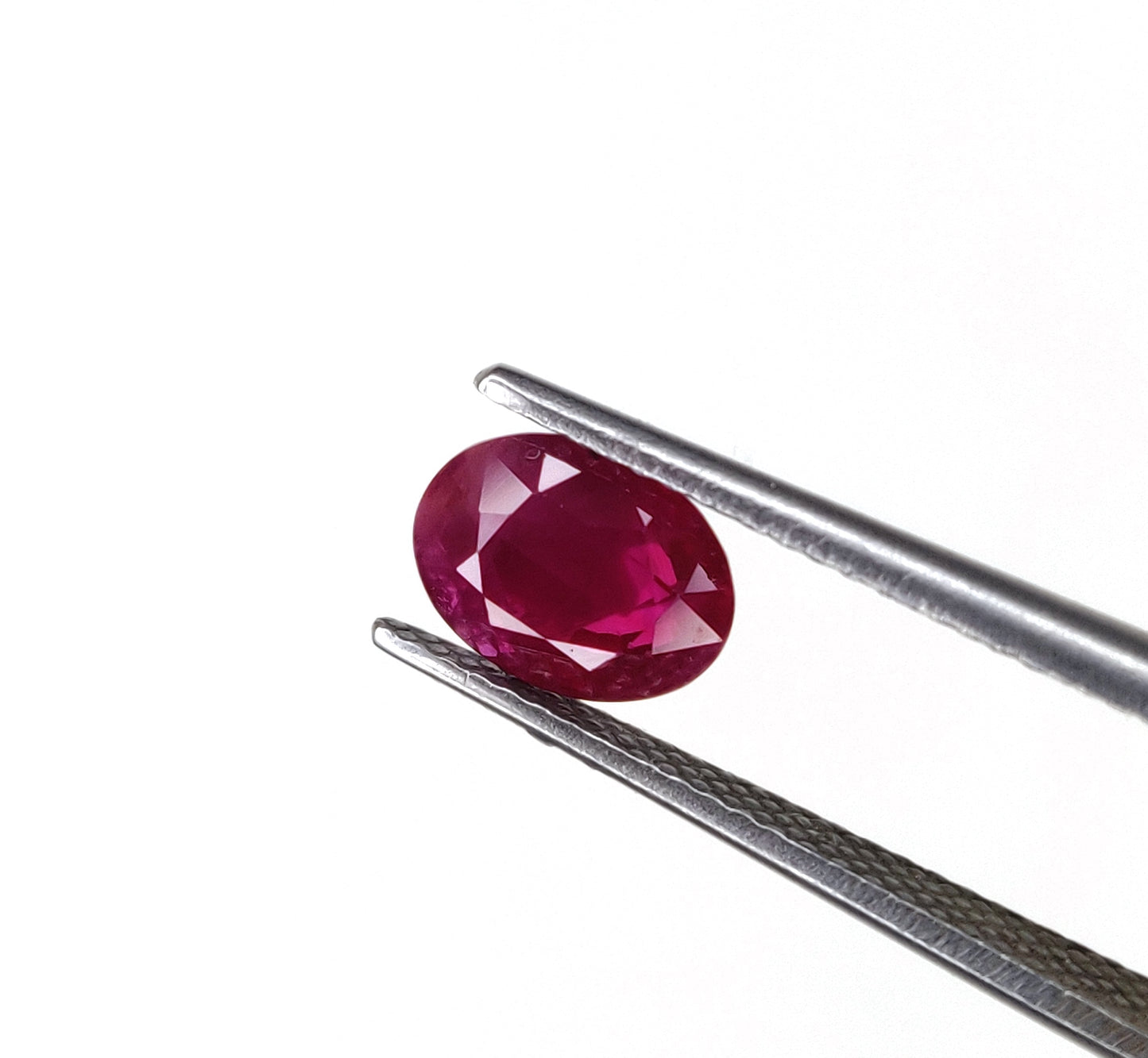 1-3 Carat Fine Quality Natural Ruby Mozambique Heated Oval and Pear Shape Loose Gemstones for Jewellery Making at Best Price