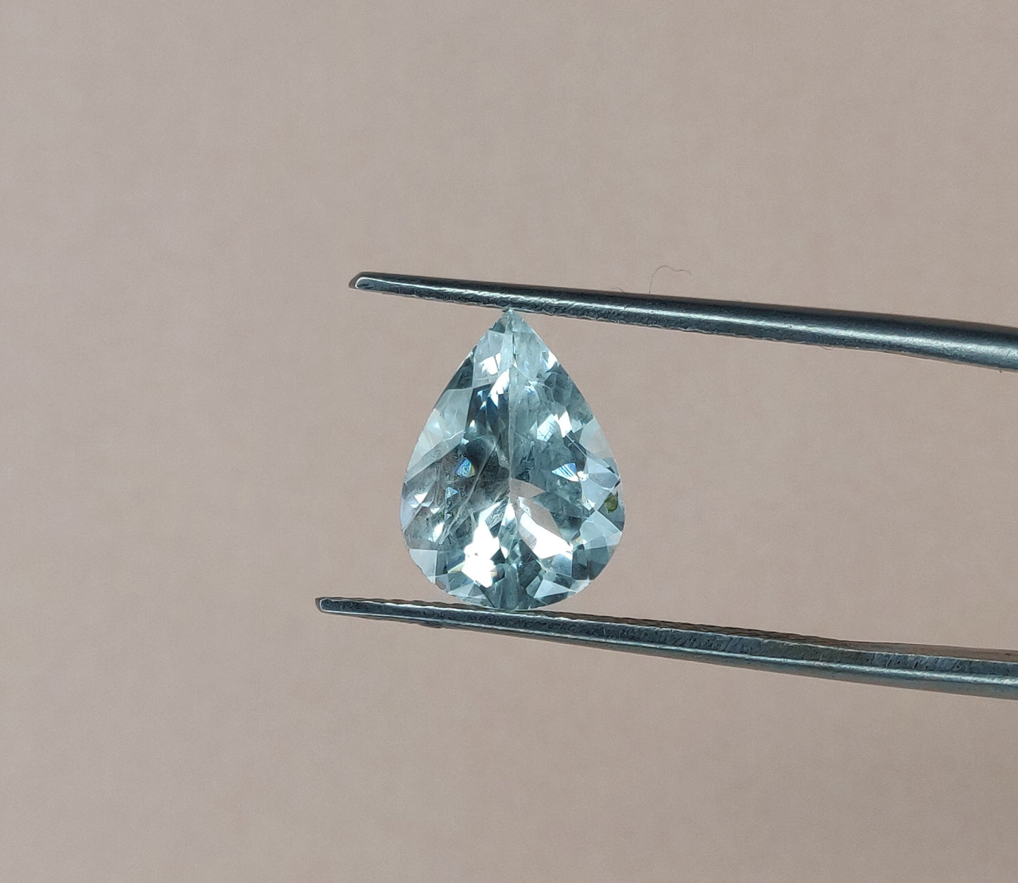 Natural Aquamarine Pear Shape 2.95 Carats Faceted Cut 9x12 mm Aqua Blue Color Fine Quality Loose gemstones for Making Jewellery in the Lowest Price