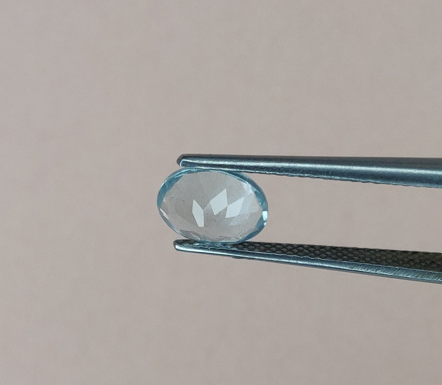 Fine Quality 100% Natural Aquamarine Sky Blue Color Oval Shape 6x8MM Faceted Cut 38.80 Carats 35-Piece Loose Gemstones for Jewelry Making
