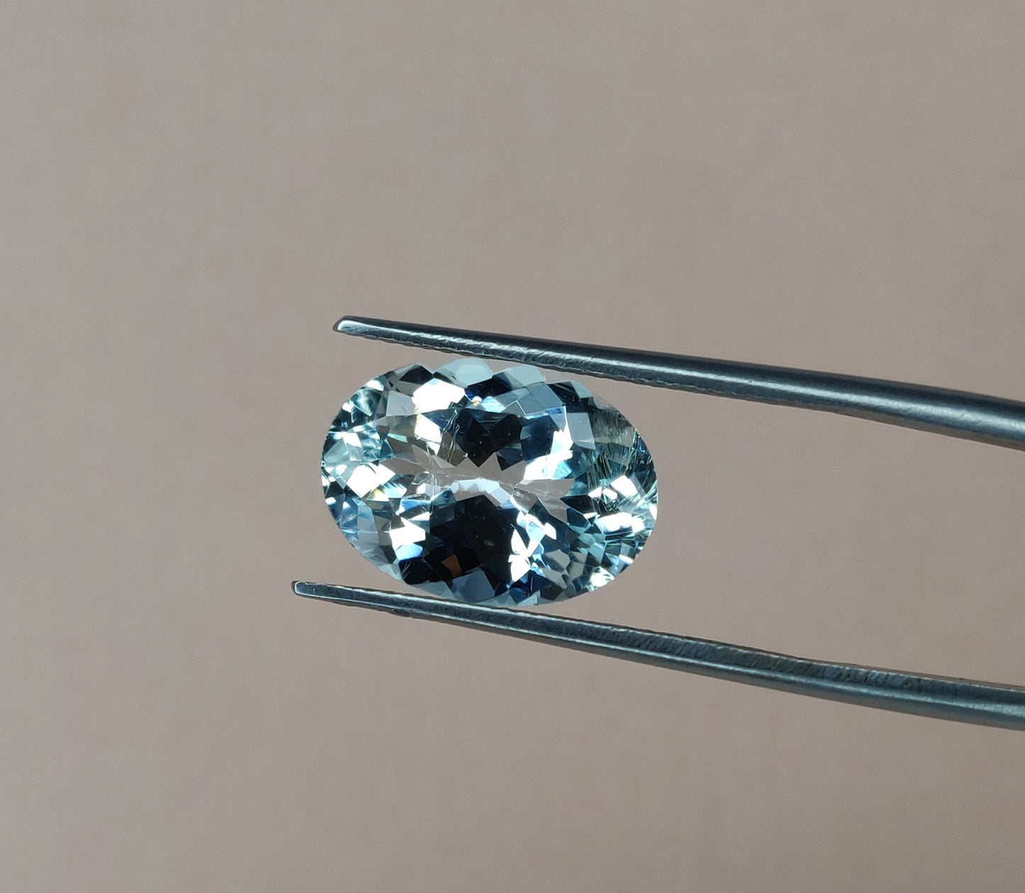 Top Quality Natural Aquamarine 5.60cts. Oval Shape Loose Gemstone, 10x14 mm Faceted Cut Stone, Aquamarine for Jewelry Making at the Lowest Price