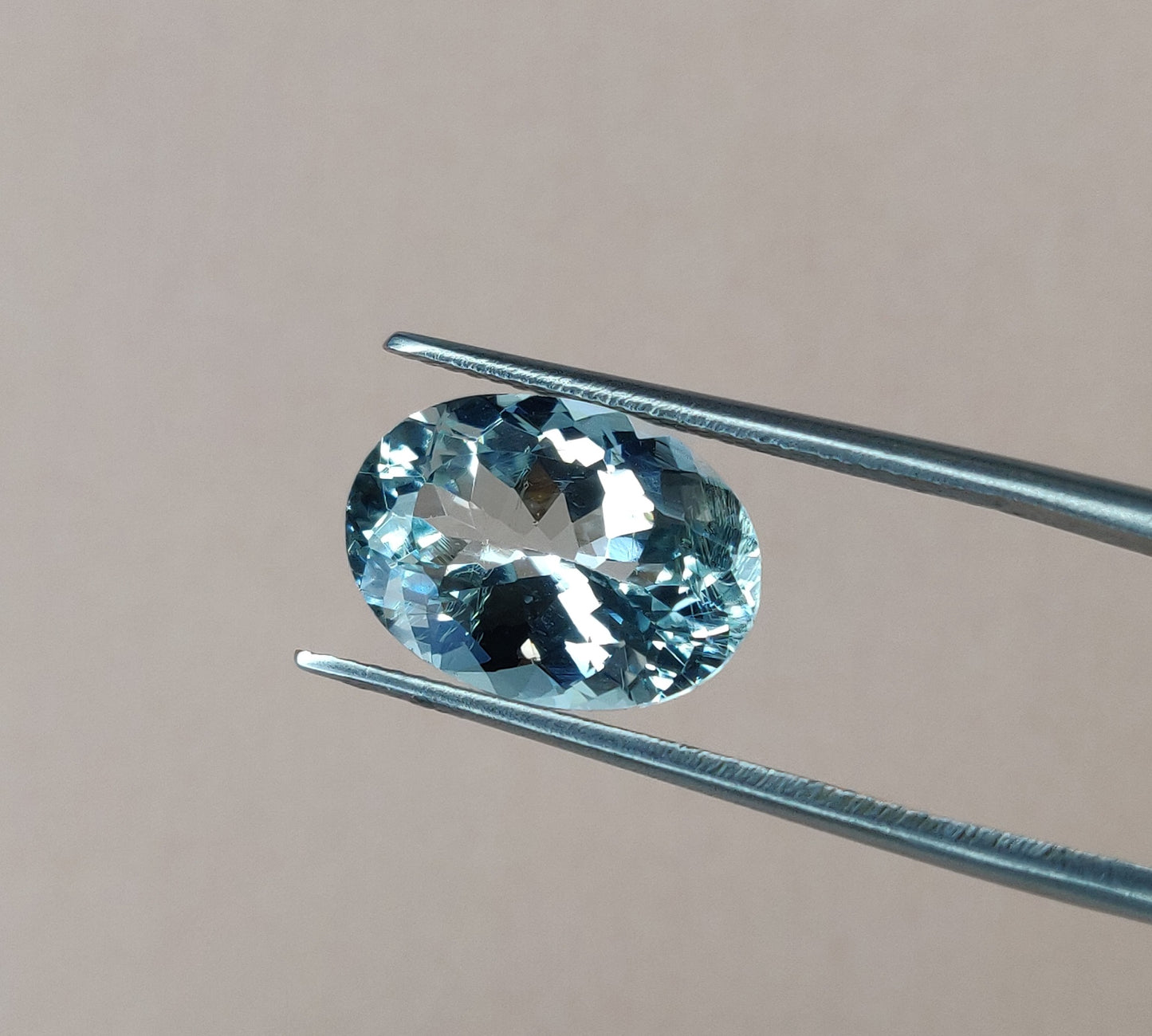 Top Quality Natural Aquamarine 5.60cts. Oval Shape Loose Gemstone, 10x14 mm Faceted Cut Stone, Aquamarine for Jewelry Making at the Lowest Price