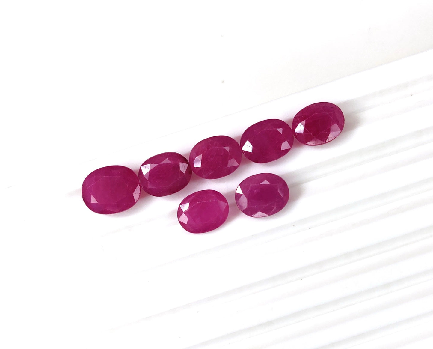 Top Most Quality Natural Ruby Mozambique Heated Oval Shape 8x10mm Loose Gemstones for Jewellery Making