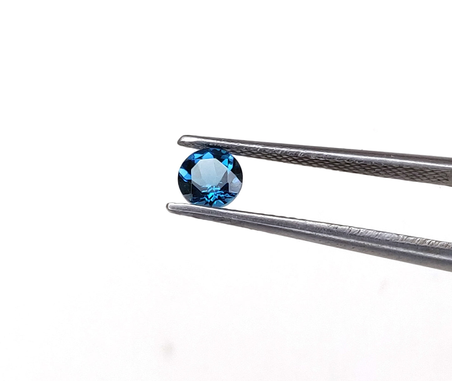 100% Natural London Blue Topaz 5mm Size Diamond Cut Round Shape Loose Gemstone