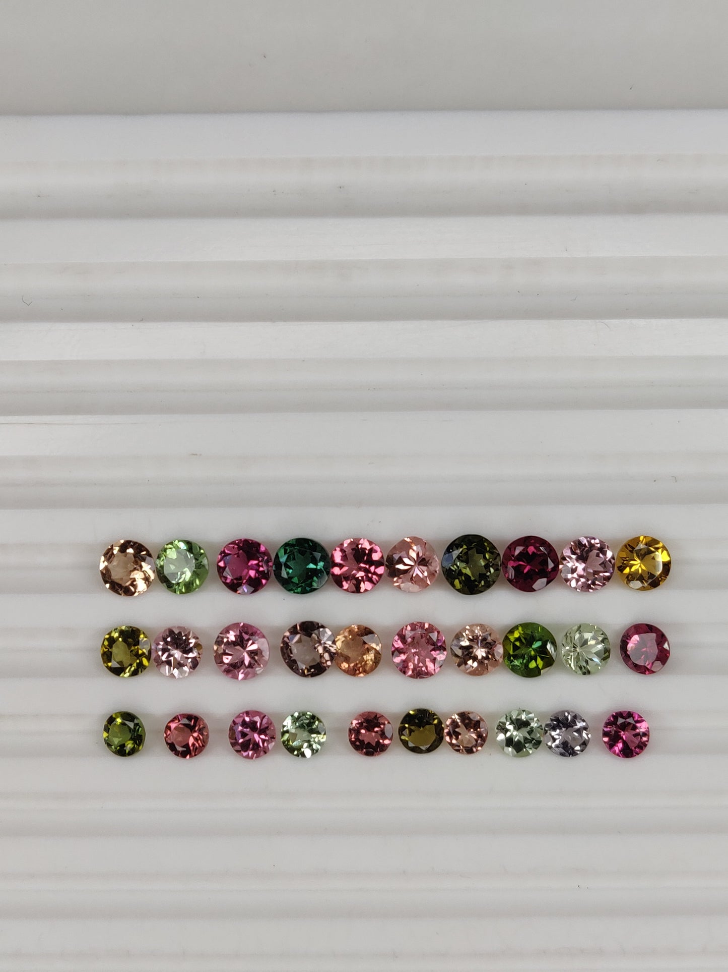 Best Quality 3-5mm Multicolor Tourmaline Faceted Gemstones Round Brilliant Cut for Bracelets