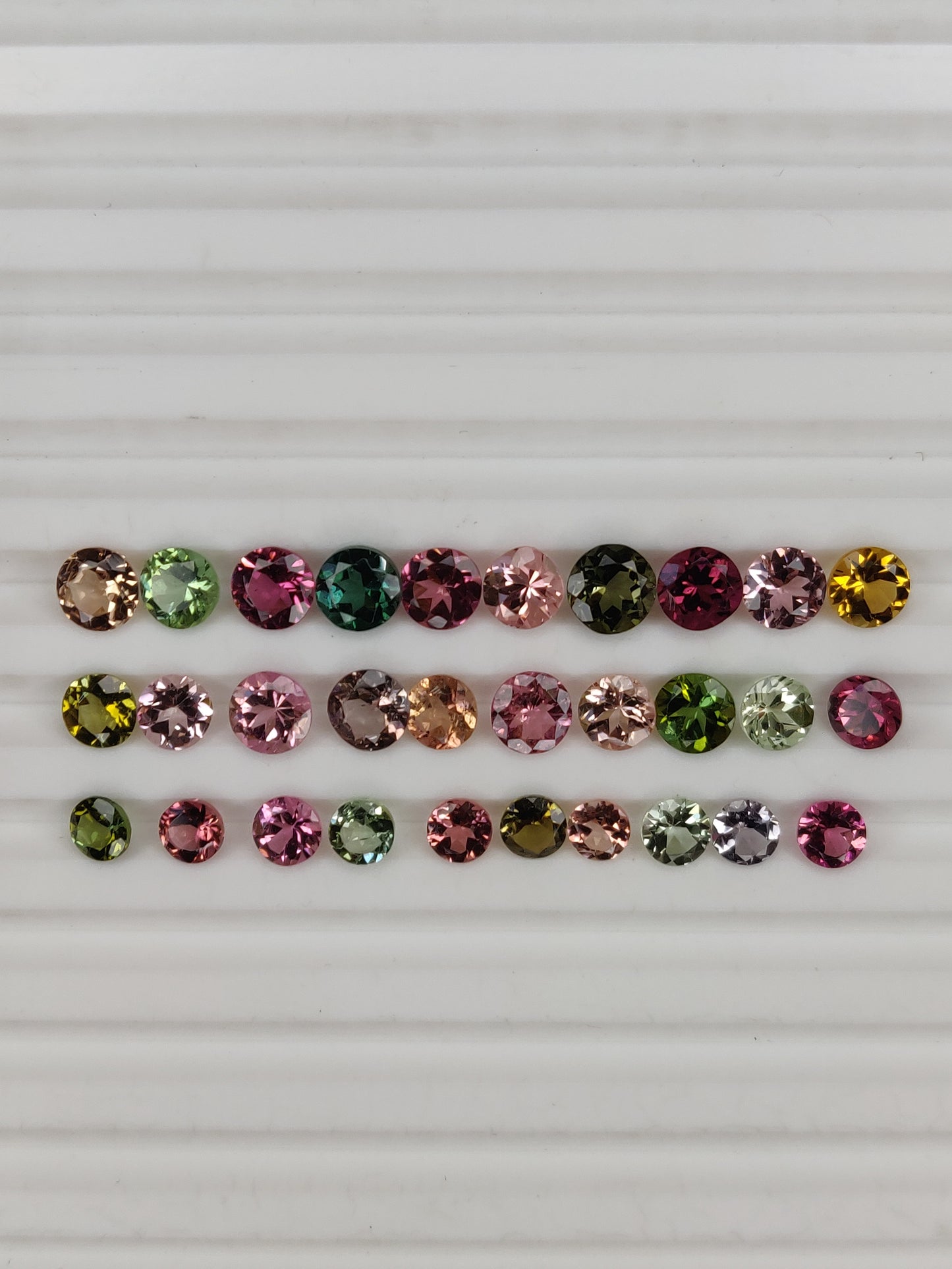 Best Quality 3-5mm Multicolor Tourmaline Faceted Gemstones Round Brilliant Cut for Bracelets
