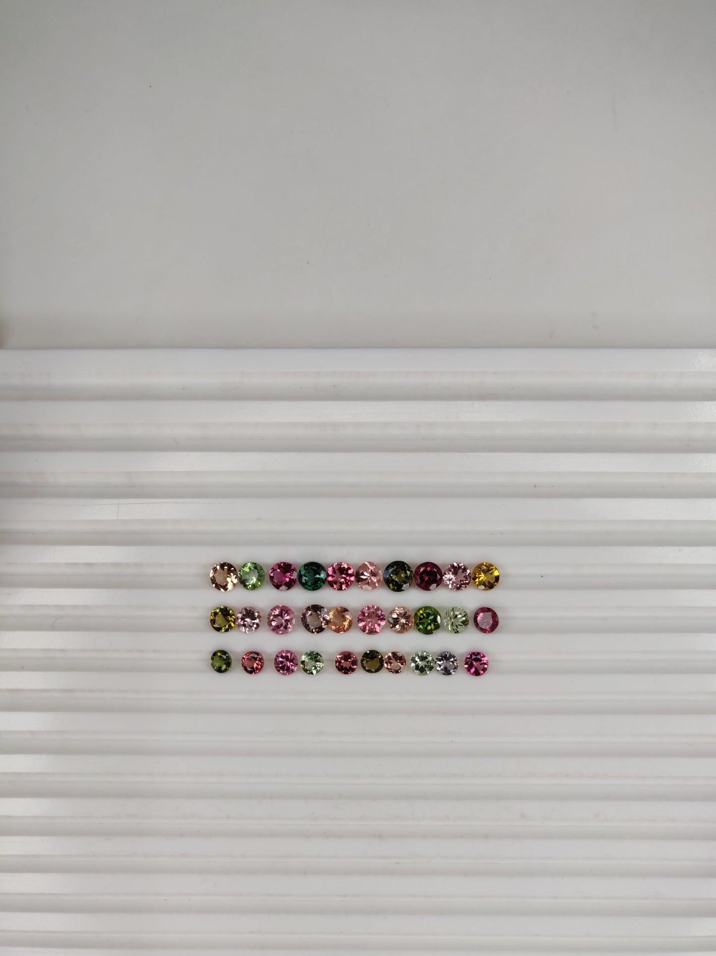 Best Quality 3-5mm Multicolor Tourmaline Faceted Gemstones Round Brilliant Cut for Bracelets