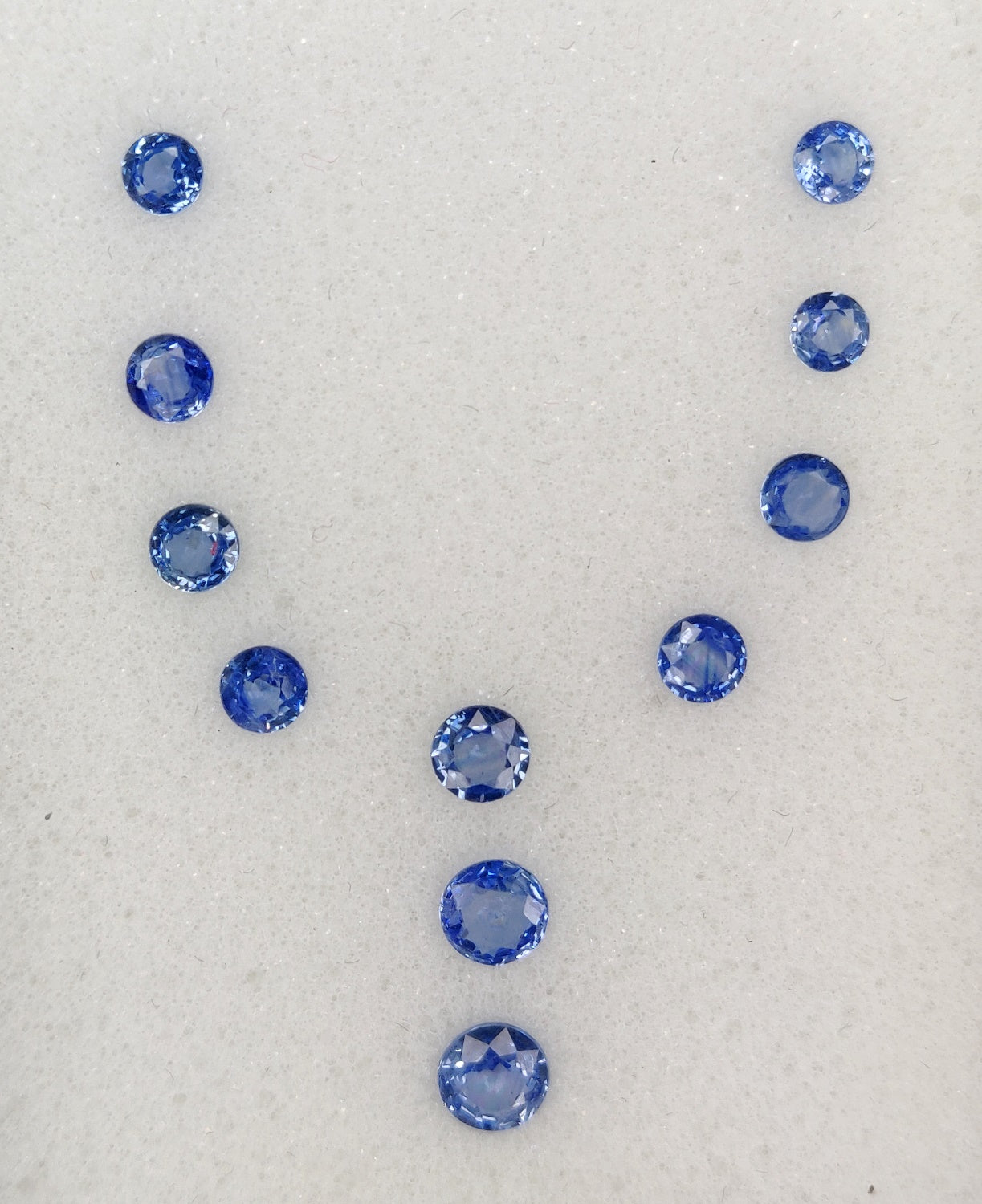3-3.5mm Natural Fine Quality Blue Sapphire Round Shape Brilliant Cut Royal Blue September Birthstone Loose Gemstone for Bracelet
