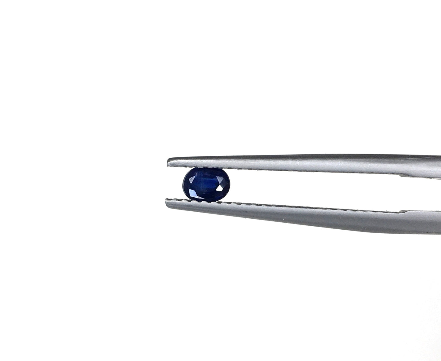Top Most Quality 4x3 mm Size Blue Sapphire Heated Oval Shape Blue Color Stone September Birthstone Loose Gemstones for Jewellery Making