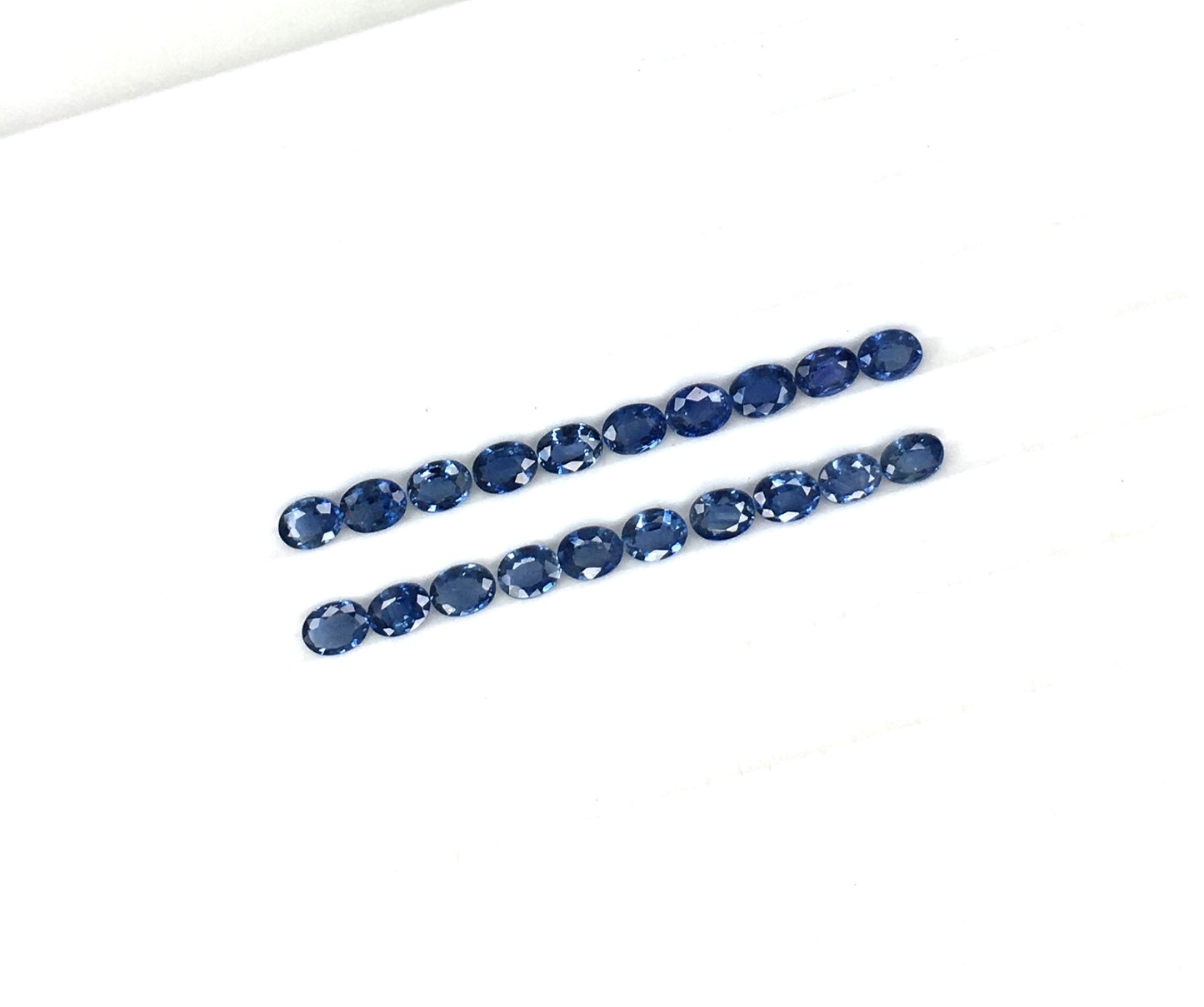 Faceted Cut 100% Natural Blue Sapphire Heat Calibrated Oval Shape 4x3 mm September Birthstone Loose Gemstones for Jewellery Making