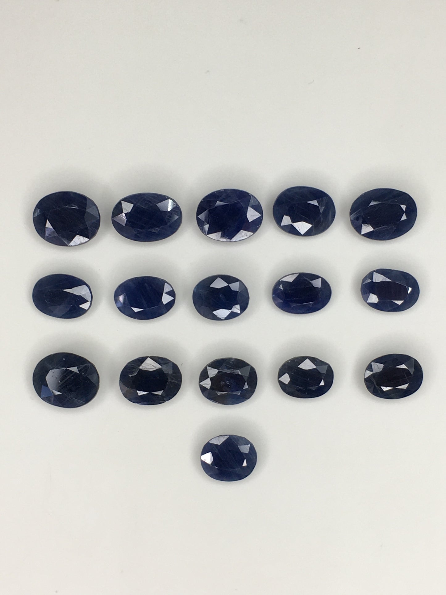 Best Price Natural Blue Sapphire No Heat 3-6 Carat Oval Shape September Birthstone Fine Cut Loose Gemstone for Jewelry Making