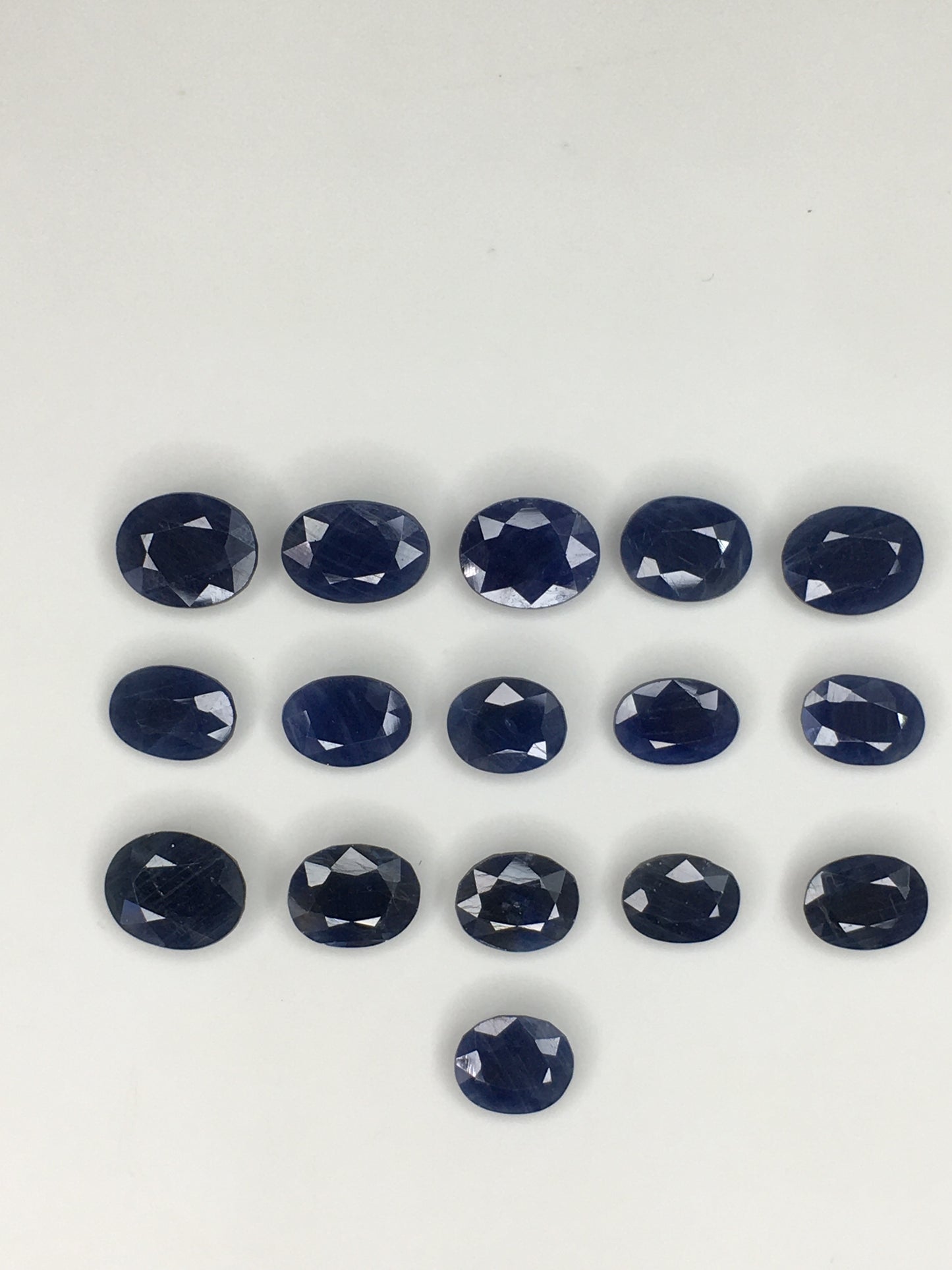 Best Price Natural Blue Sapphire No Heat 3-6 Carat Oval Shape September Birthstone Fine Cut Loose Gemstone for Jewelry Making