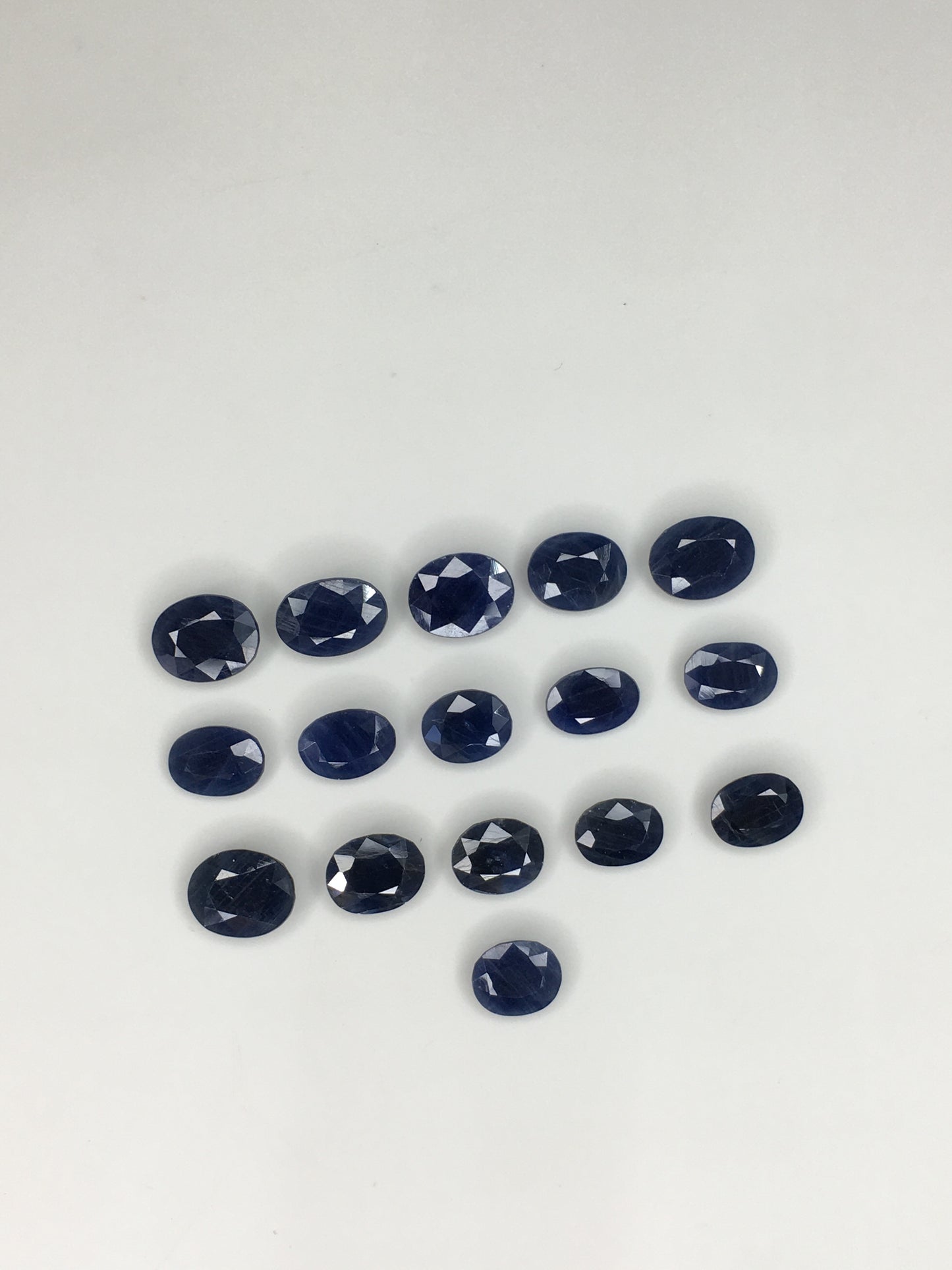 Best Price Natural Blue Sapphire No Heat 3-6 Carat Oval Shape September Birthstone Fine Cut Loose Gemstone for Jewelry Making