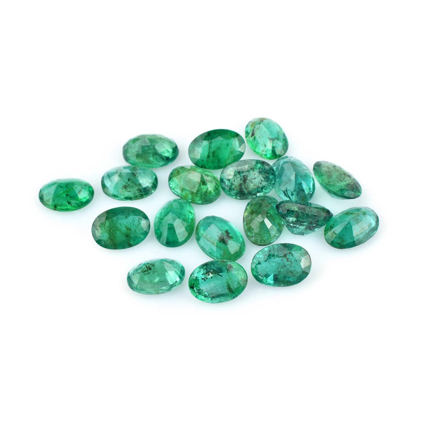 100% Natural Zambian Emerald 13.70cts. Oval Shape Green Color 5x7mm Size 18 Pcs. Fine Quality Precious Gemstone for Making Pendant Jewellery