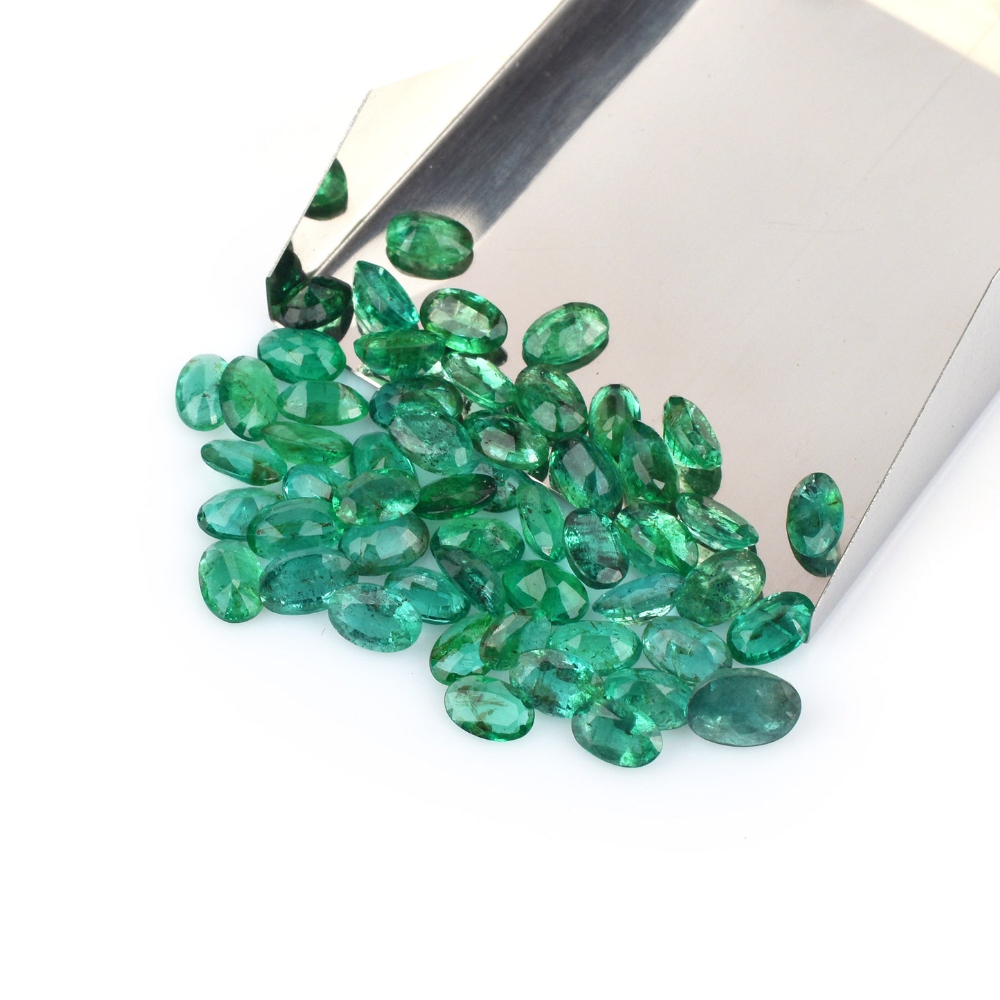 Natural Zambian Emerald 20.80cts. Oval Shape Green Color 53 Pcs. Fine Quality Excellent Cut Precious Gemstone for Making Pendant Jewellery