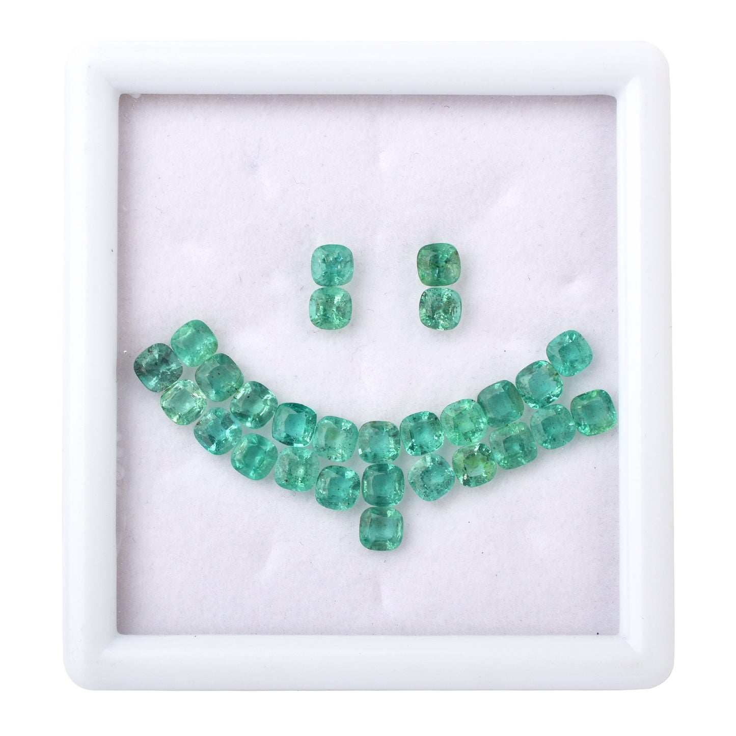Natural Zambian Emerald 9.40cts. Square Shape Green 5x7mm 28 Pcs. Size Fine Quality Loose Gemstones for Making Jewellery at the Lowest Price