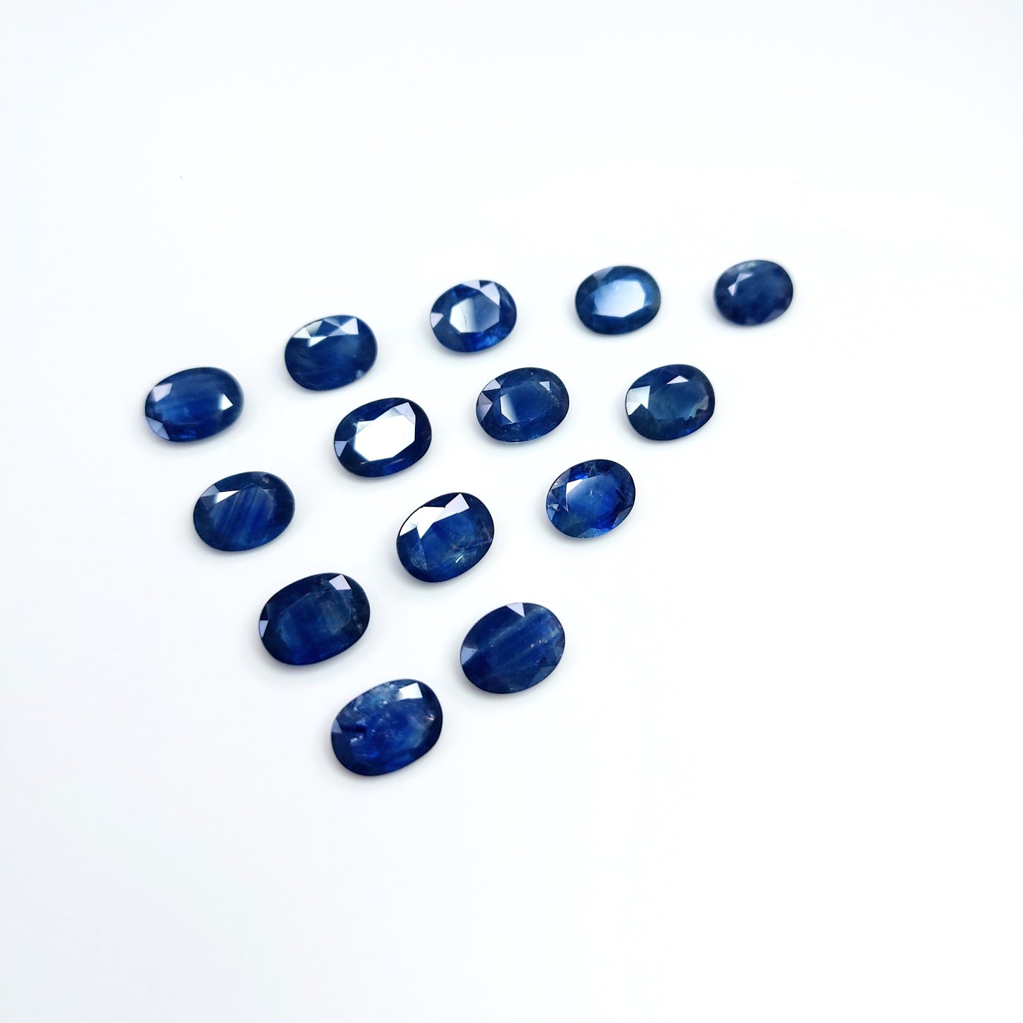 100% Natural Blue Sapphire Oval Shape 7x9 mm, 6x8 mm Sizes Faceted Loose Gemstones for Jewellery Making at Best Price