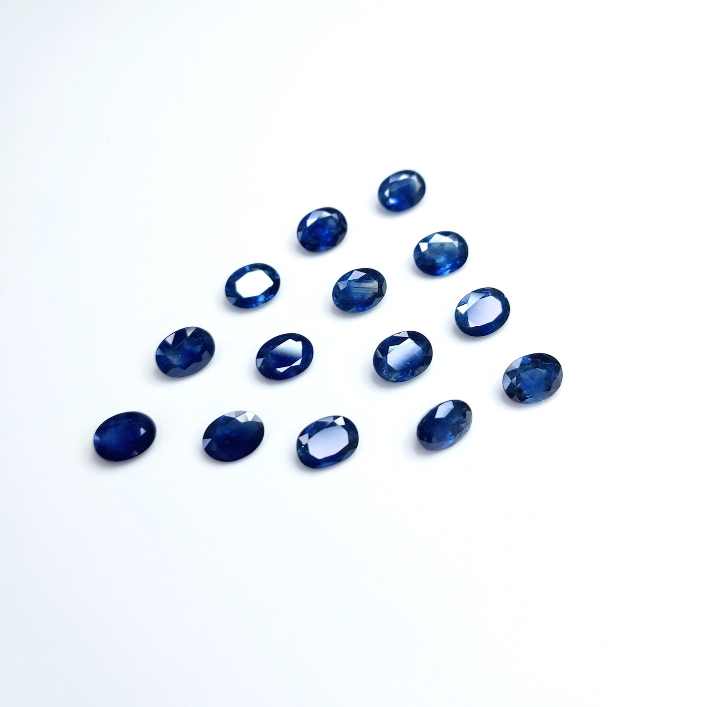 100% Natural Blue Sapphire Oval Shape 7x9 mm, 6x8 mm Sizes Faceted Loose Gemstones for Jewellery Making at Best Price