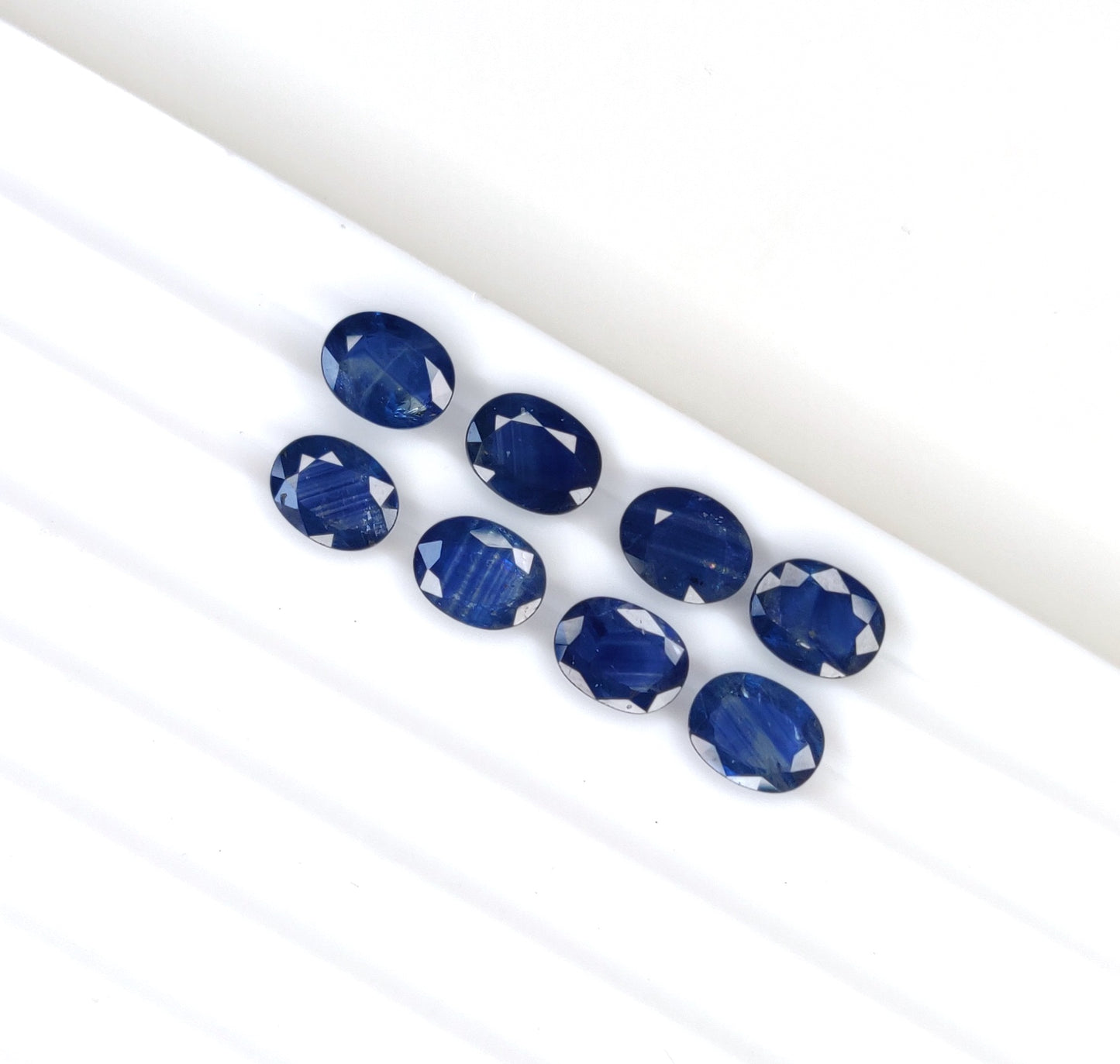 Fine Quality Blue Sapphire Heat Gemstone 7x9mm Oval Shape Blue Color Faceted 2.20 Carat September Birthstone for Jewelry Making