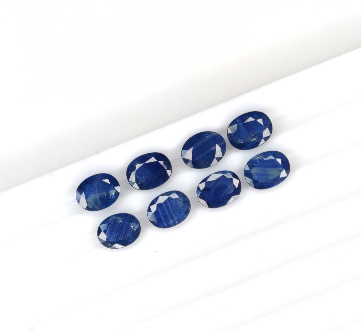 Fine Quality Blue Sapphire Heat Gemstone 7x9mm Oval Shape Blue Color Faceted 2.20 Carat September Birthstone for Jewelry Making