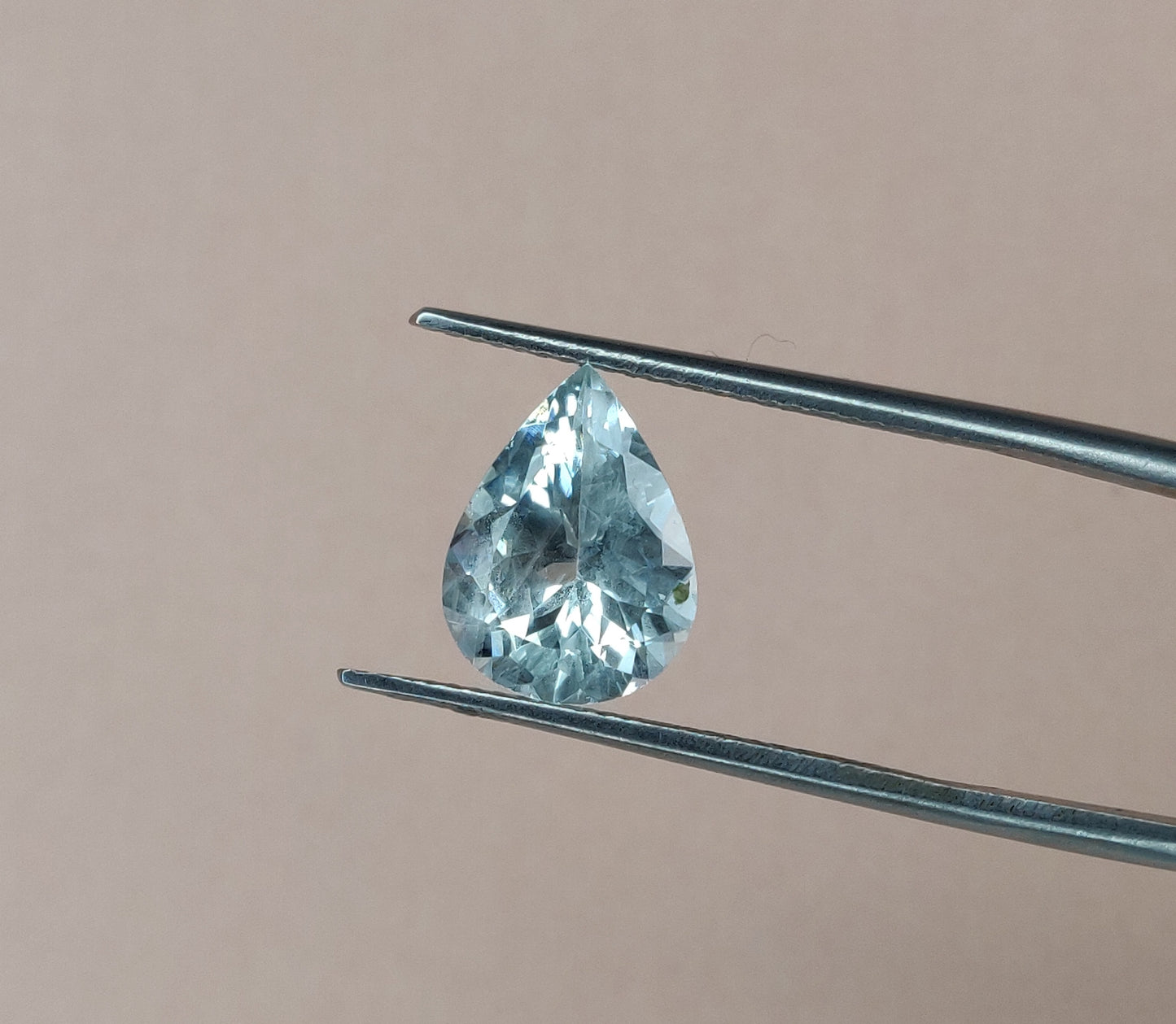Natural Aquamarine Pear Shape 2.95 Carats Faceted Cut 9x12 mm Aqua Blue Color Fine Quality Loose gemstones for Making Jewellery in the Lowest Price