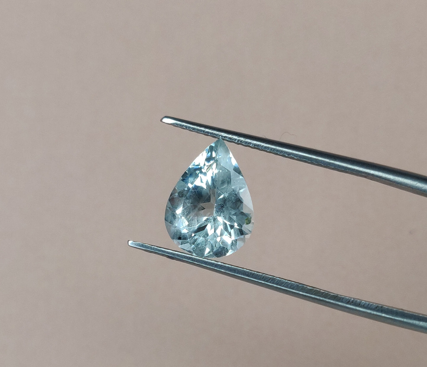 Natural Aquamarine Pear Shape 2.95 Carats Faceted Cut 9x12 mm Aqua Blue Color Fine Quality Loose gemstones for Making Jewellery in the Lowest Price
