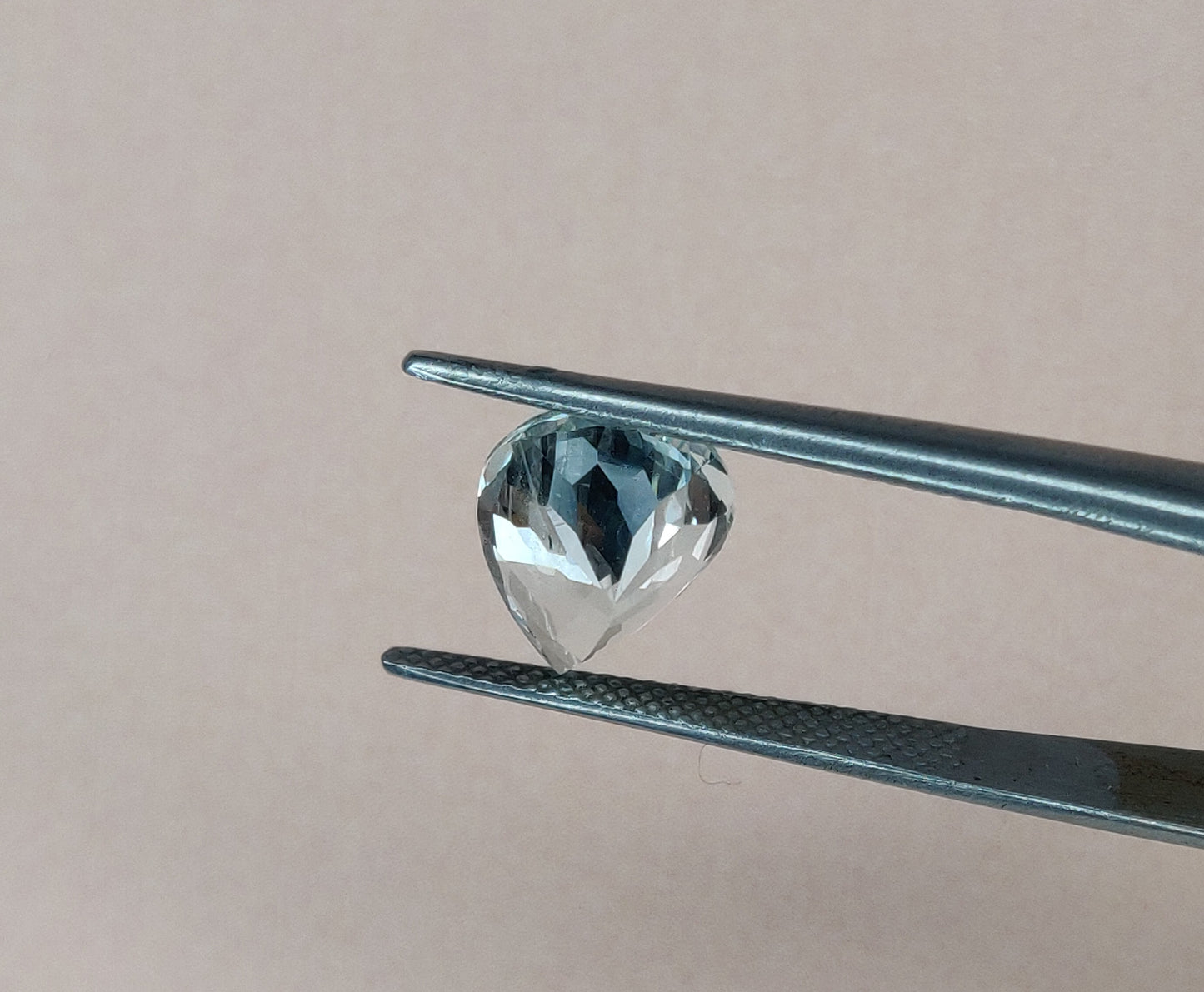 Natural Aquamarine Pear Shape 2.95 Carats Faceted Cut 9x12 mm Aqua Blue Color Fine Quality Loose gemstones for Making Jewellery in the Lowest Price