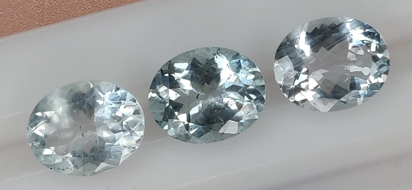 Excellent Cut Fine Quality Natural Aquamarine (3 Pcs Lot) 7.10 Carats Oval Shape 8x10mm Sky Blue Color Faceted Loose Gemstones for Jewelry Making