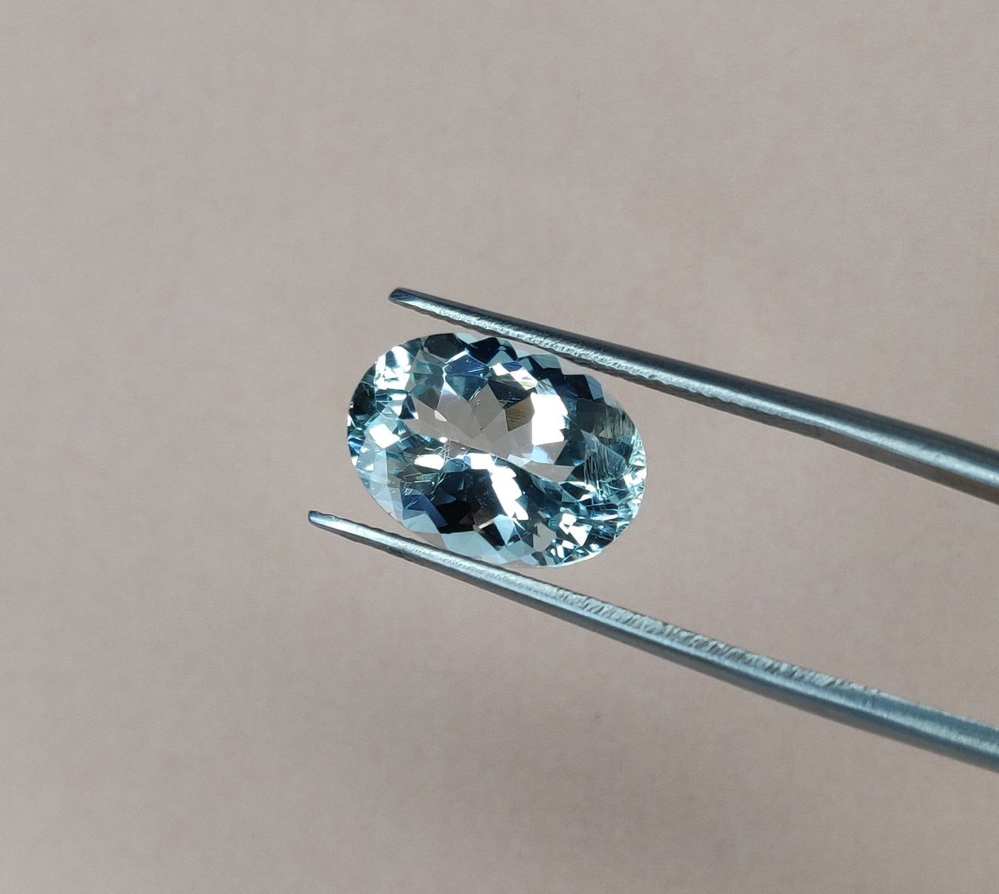 Top Quality Natural Aquamarine 5.60cts. Oval Shape Loose Gemstone, 10x14 mm Faceted Cut Stone, Aquamarine for Jewelry Making at the Lowest Price
