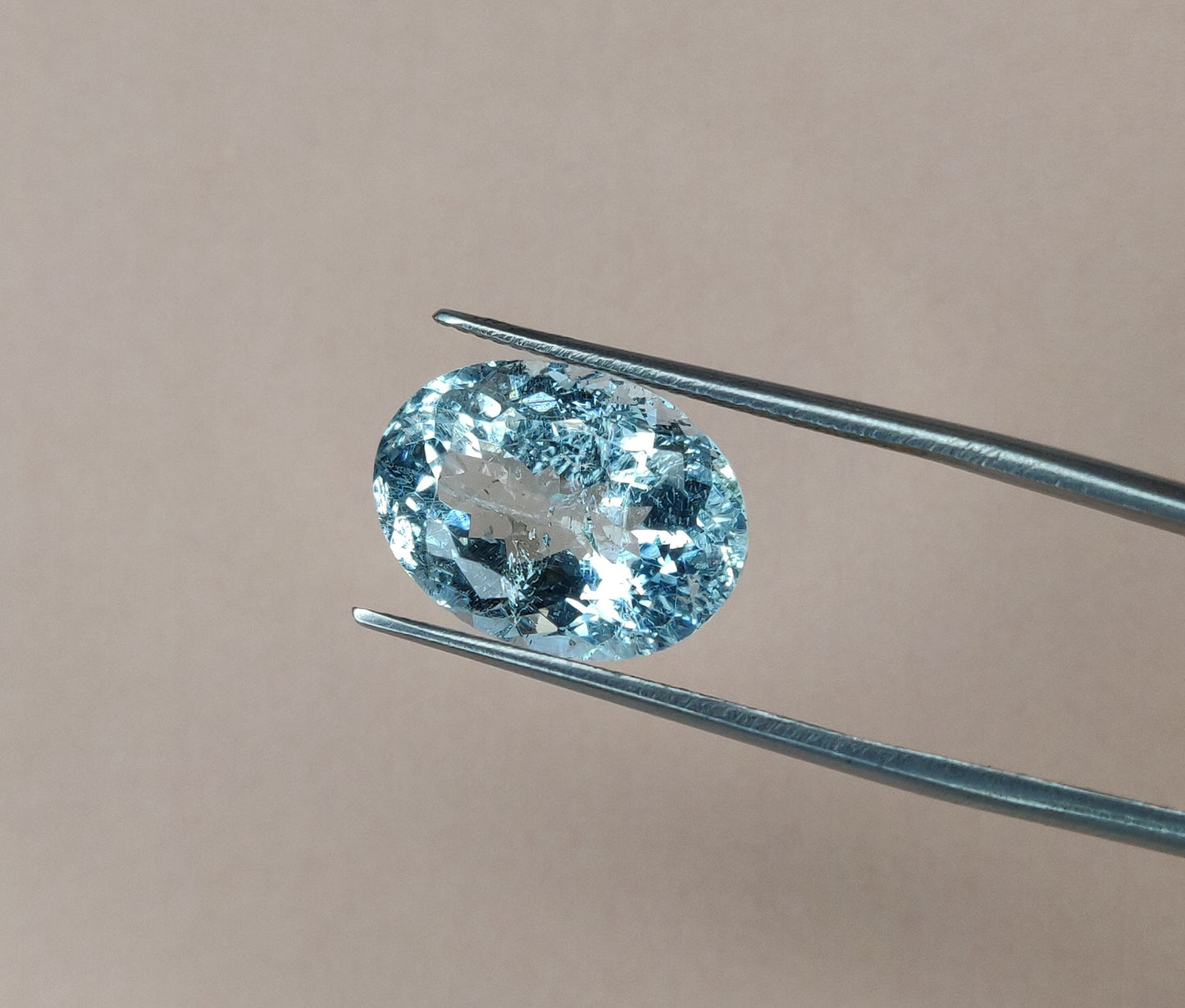 100% Natural Aquamarine Oval Shape 9.60 Carat 12X16mm Aqua Blue Color March Birthstone Fine Quality Loose Gemstone for Making Jewelry