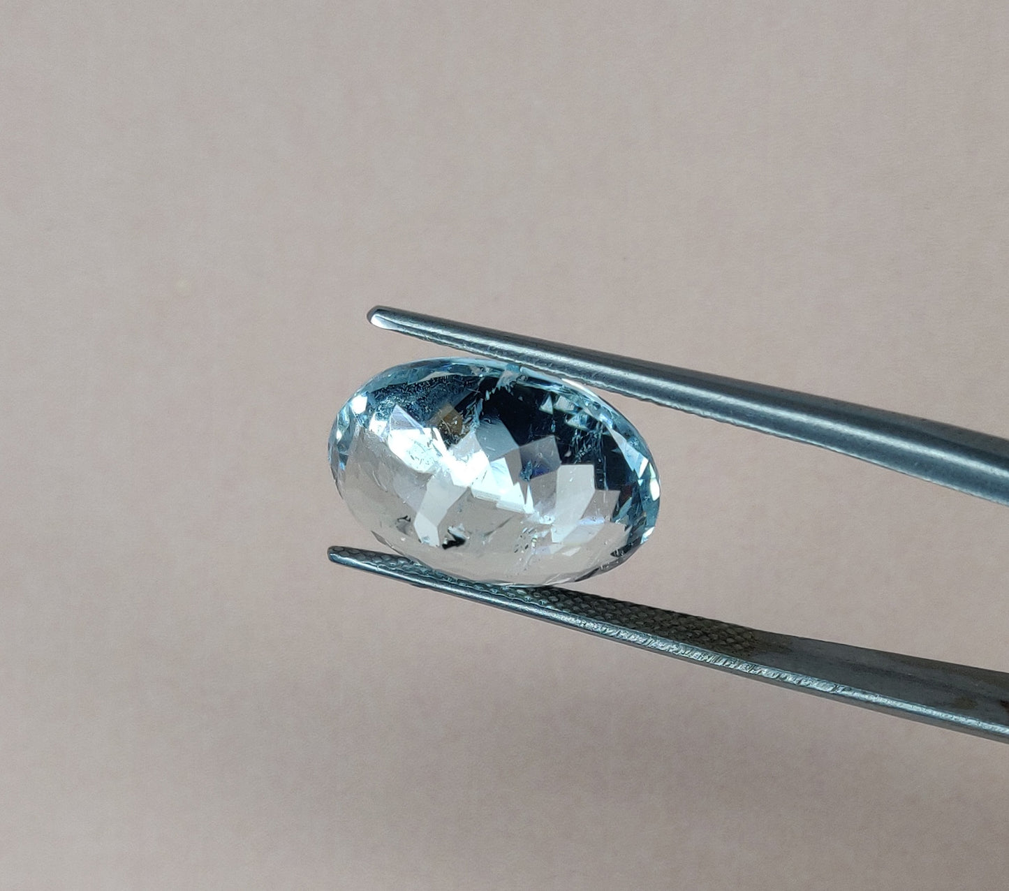 100% Natural Aquamarine Oval Shape 9.60 Carat 12X16mm Aqua Blue Color March Birthstone Fine Quality Loose Gemstone for Making Jewelry