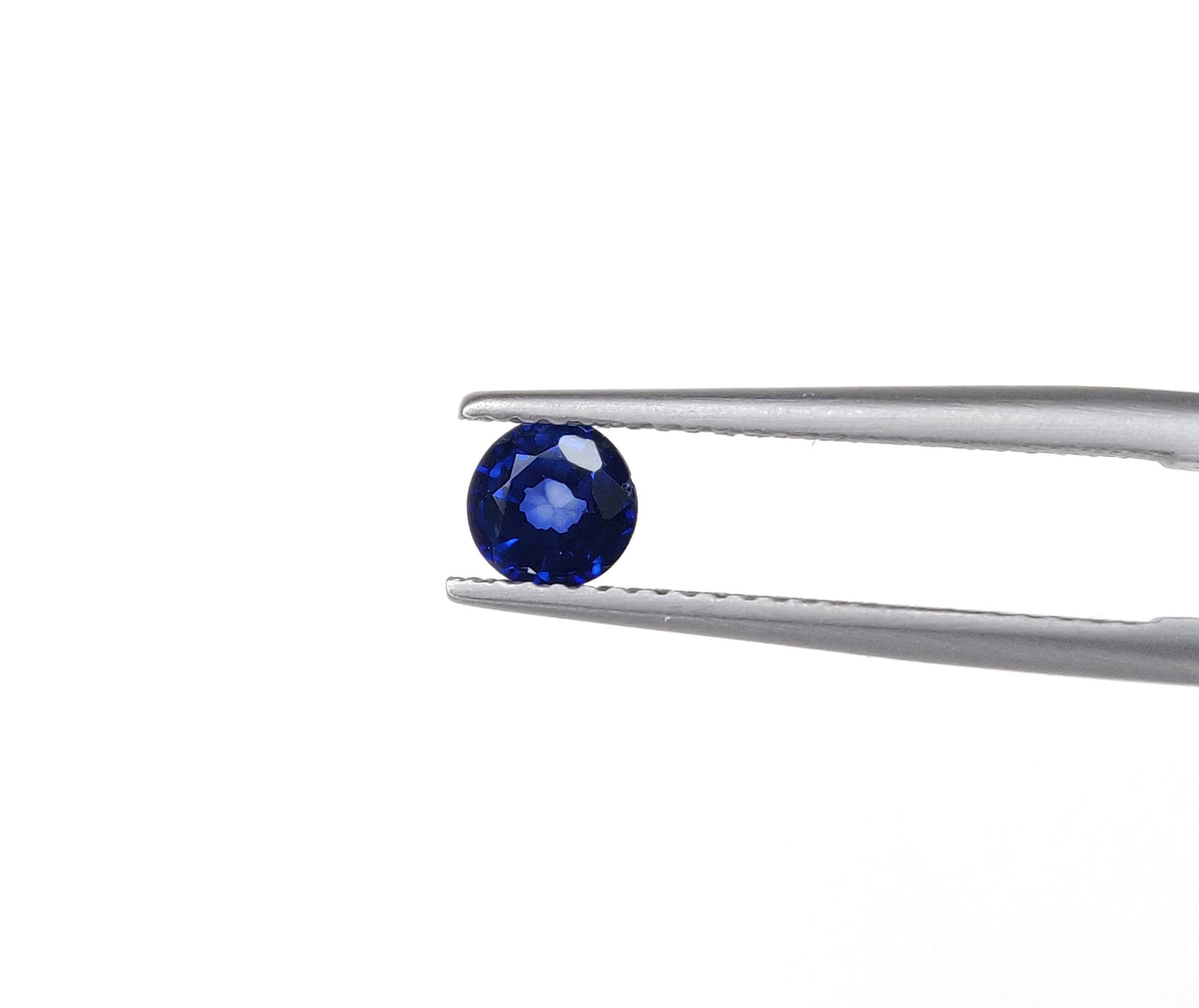 High Quality Natural 4.0-4.5mm Blue Sapphire Royal Blue Color Loose Gemstone for Making Necklaces and Earrings