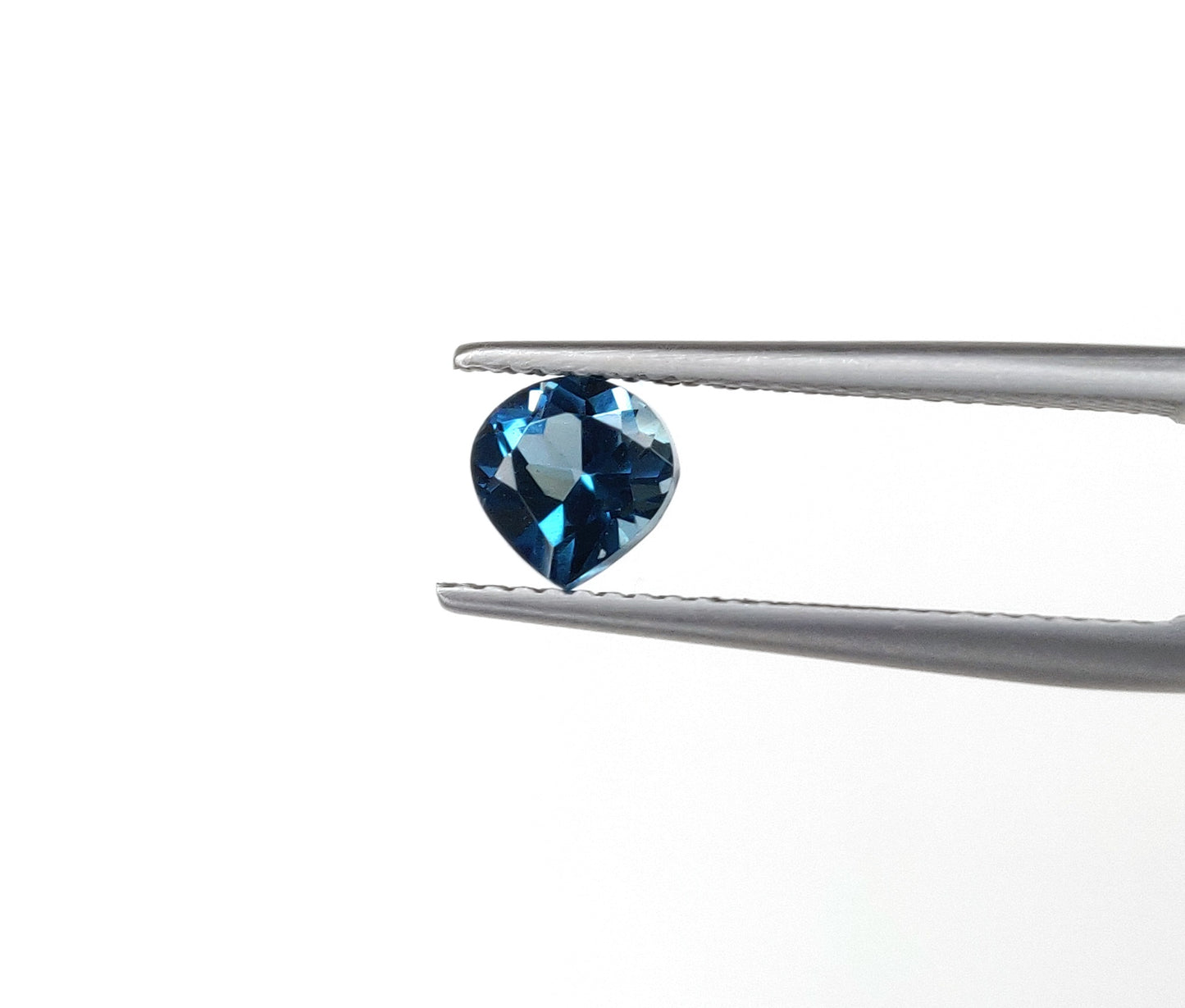 Beautiful Blue Topaz 6mm Heart Cut Loose Gemstone High Quality Natural Blue Topaz December Birthstone for Jewelry Making