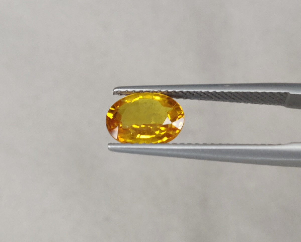 Faceted 9.10x7.10x3.70mm Natural Yellow Sapphire Oval Cut 2.08 Carat Certified Gemstone Fine Quality September Birthstone for Ring & Pendant