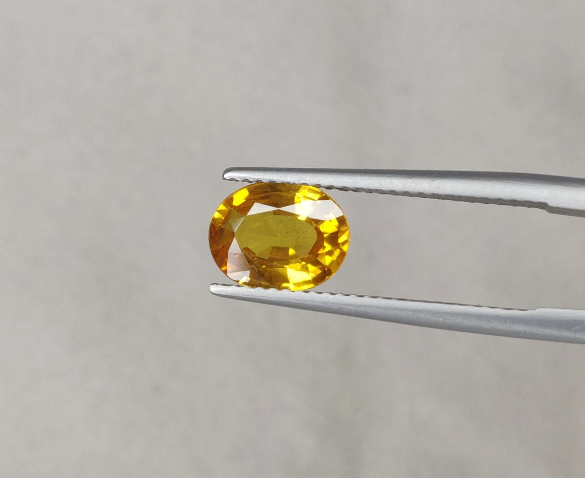 Faceted 9.10x7.10x3.70mm Natural Yellow Sapphire Oval Cut 2.08 Carat Certified Gemstone Fine Quality September Birthstone for Ring & Pendant