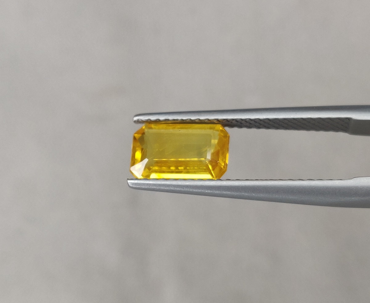 2.02 Carat Fine Cut Natural Yellow Sapphire 9.20x6.00x3.20mm Yellow Color Octagon Shape Emerald Cut Single Piece Gemstone for Ring Making