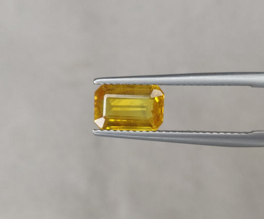 2.02 Carat Fine Cut Natural Yellow Sapphire 9.20x6.00x3.20mm Yellow Color Octagon Shape Emerald Cut Single Piece Gemstone for Ring Making