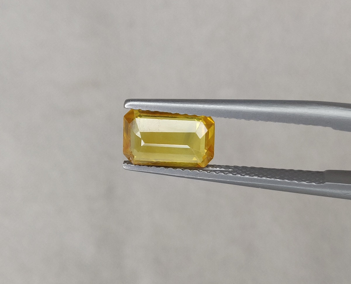 2.02 Carat Fine Cut Natural Yellow Sapphire 9.20x6.00x3.20mm Yellow Color Octagon Shape Emerald Cut Single Piece Gemstone for Ring Making