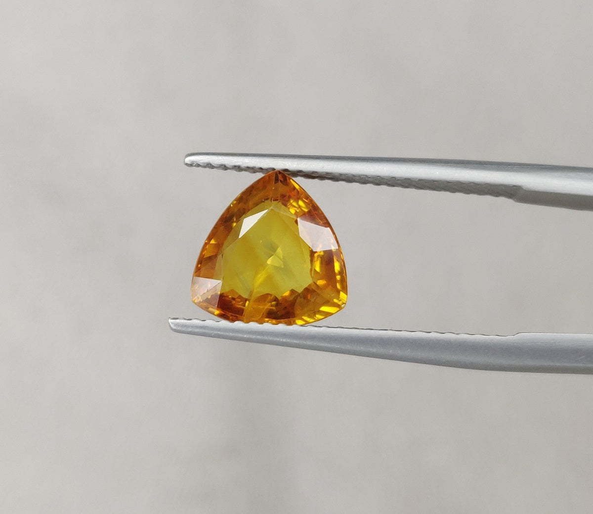 Natural Yellow Sapphire 3.15 Carat Faceted Trillion Cut 9.50x9.50x4.10mm Gemstone AAA Quality Ring Size Yellow Color Stone for Astrology