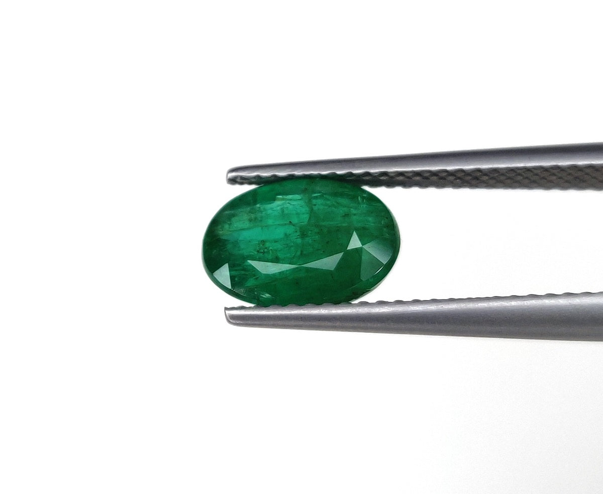 Fine Quality Natural Zambian Emerald 7.10x10.00x4.60 mm Oval Cut 2.20 Carat May Birthstone Fine Quality Green Color Gemstone for Astrology