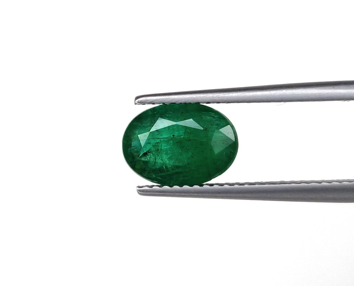 Fine Quality Natural Zambian Emerald 7.10x10.00x4.60 mm Oval Cut 2.20 Carat May Birthstone Fine Quality Green Color Gemstone for Astrology
