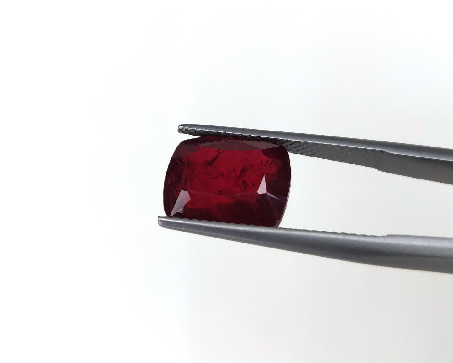 Fine Quality Natural Ruby 7x10mm Cushion Cut Loose Gemstone Blood Red G-A2 Heat-Treated July Birthstone for Making Jewelry