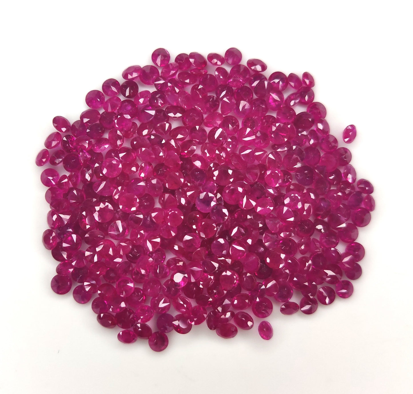 Best Quality Natural 3.0-3.5mm Round Shape Diamond Cut Reddish Pink Heated Burma Ruby Loose Gemstone for Making Bracelet