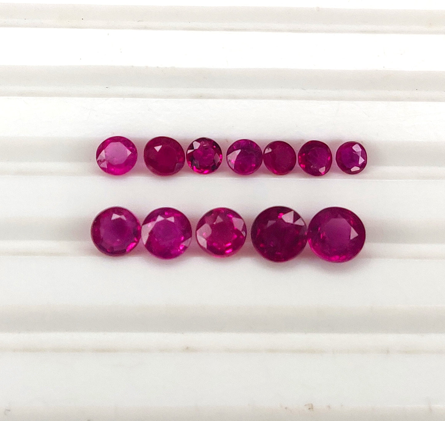 High Quality Natural Reddish Pink 2-3mm Round Shape Burma Ruby Heated Calibration Size Loose Gemstones for Making Jewellery