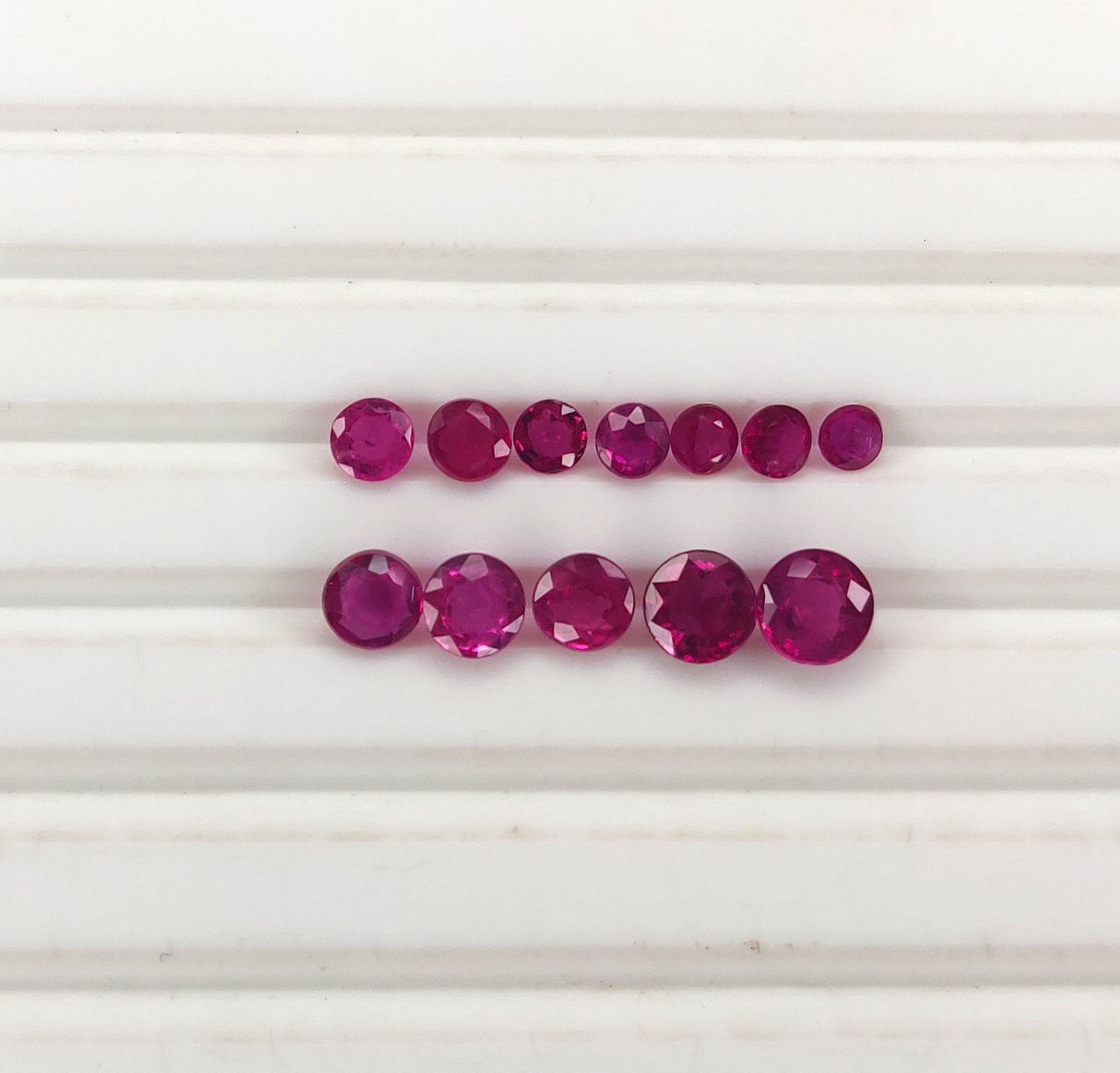 High Quality Natural Reddish Pink 2-3mm Round Shape Burma Ruby Heated Calibration Size Loose Gemstones for Making Jewellery