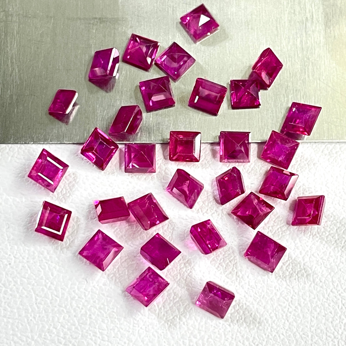High-Quality Natural Burma Ruby Reddish Pink Color 3.0-3.5mm Square Cut Heated Loose Gemstones for Making Jewellery