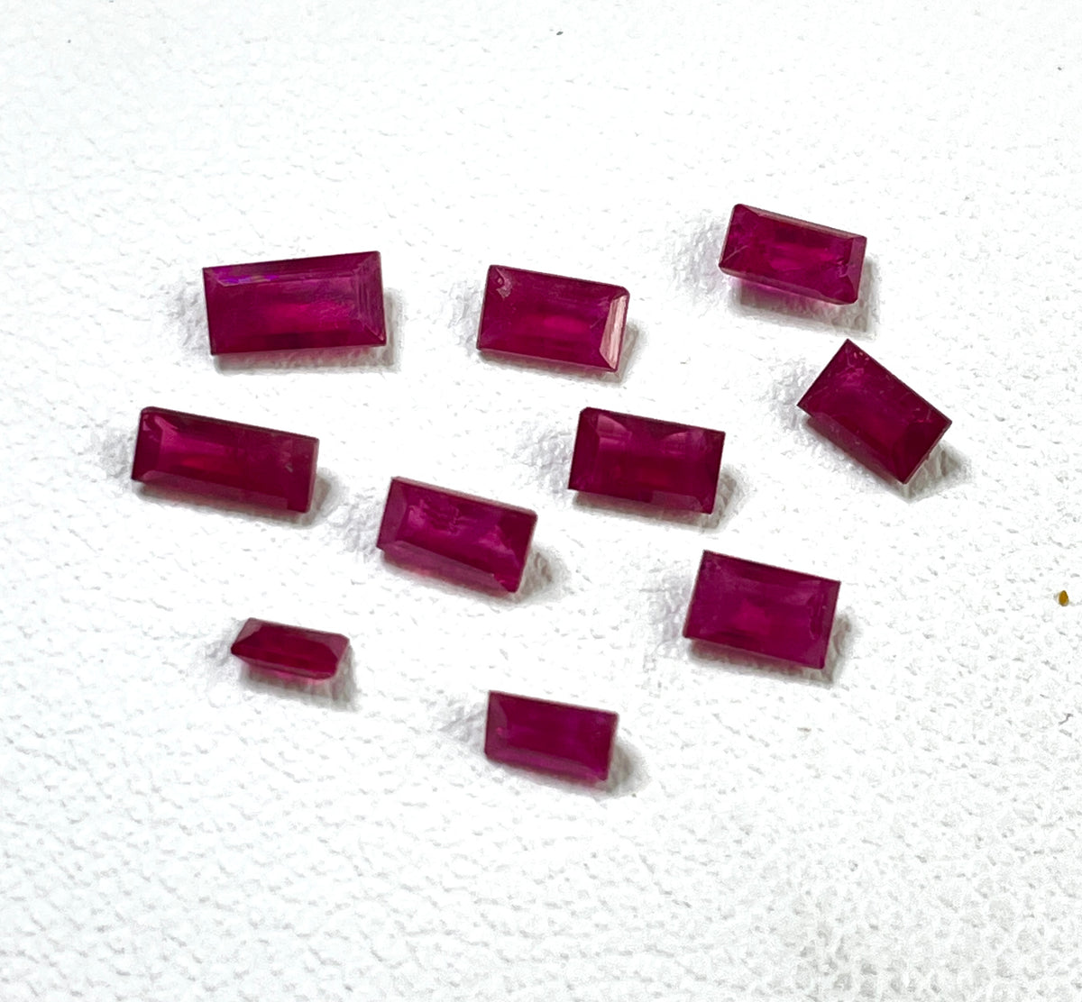 Best Quality Natural Burma Ruby Mix Size Baguette Cut Pinkish Red Color Heated Loose Gemstones for Making Jewelry